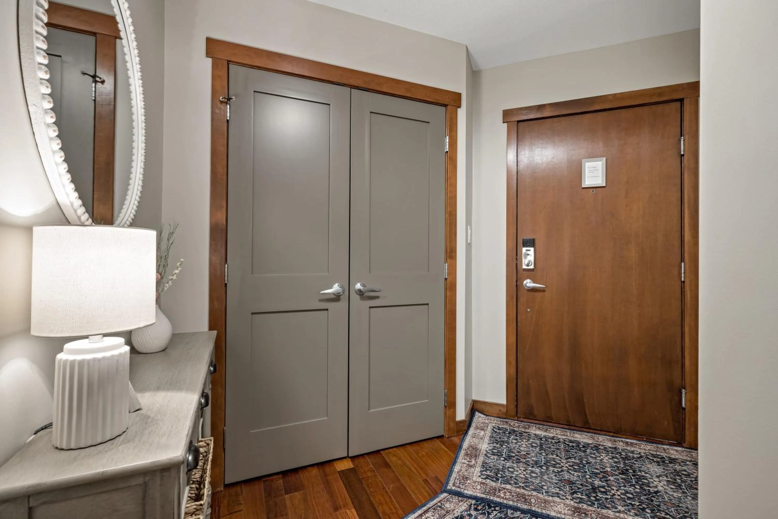 RidgeView Loft - Top Floor 2 Bed 2 Bath, Amazing Views