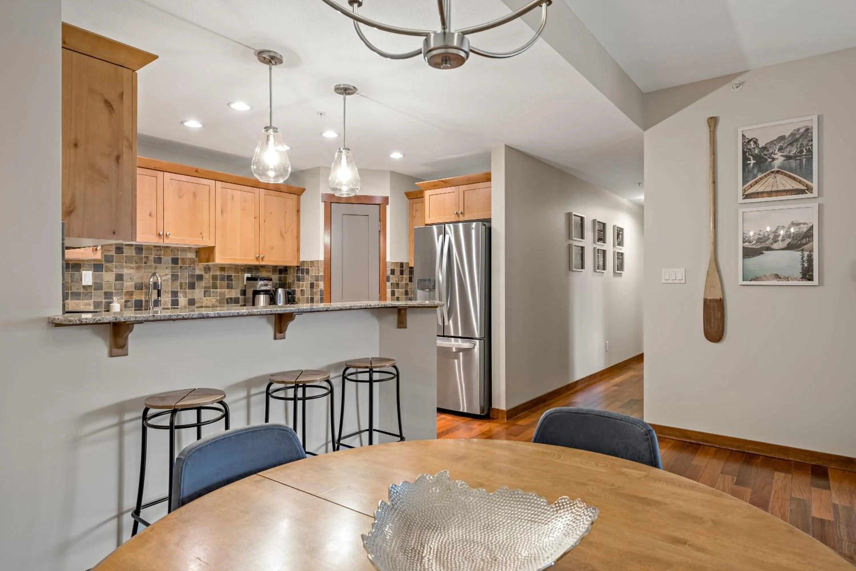 RidgeView Loft - Top Floor 2 Bed 2 Bath, Amazing Views