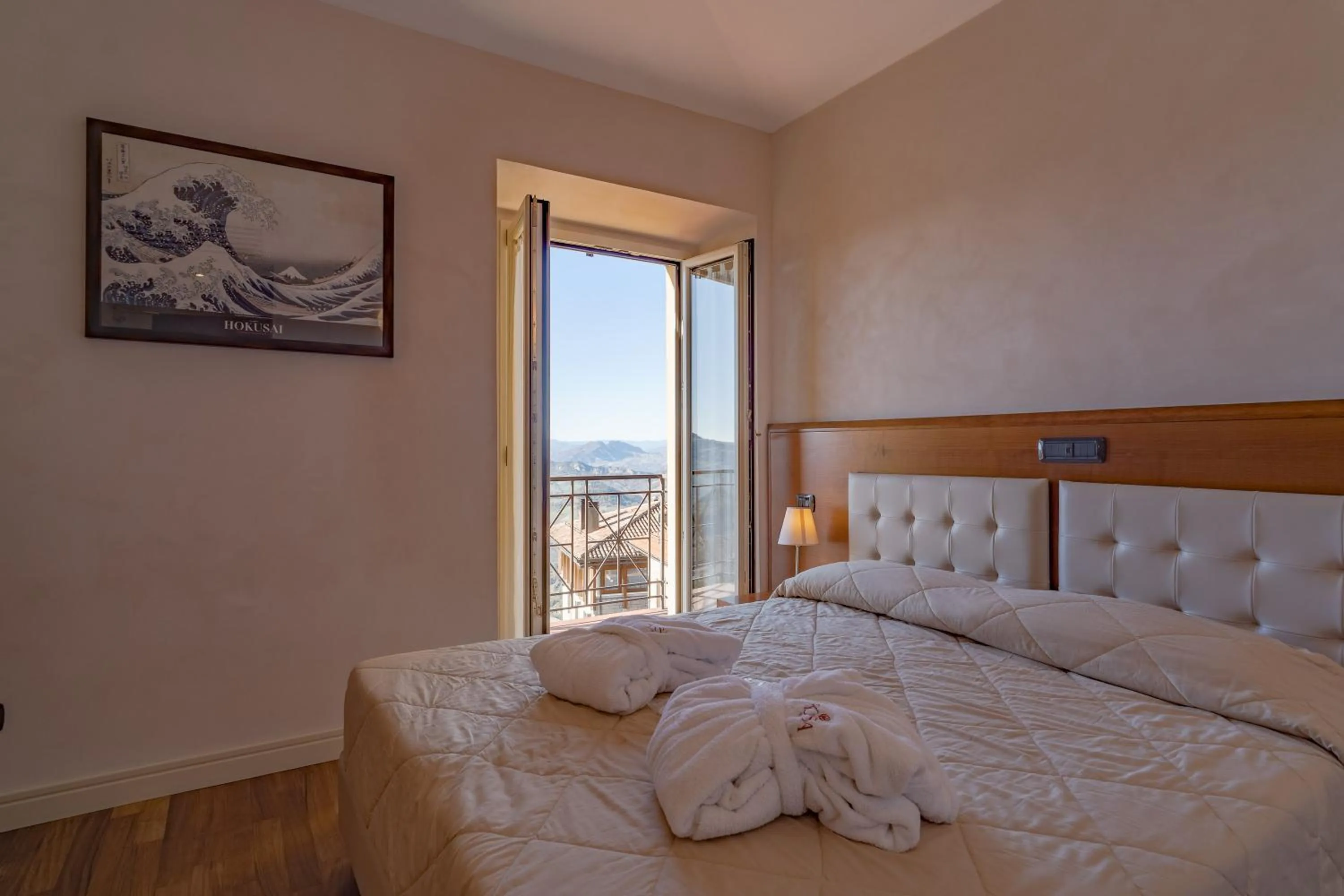 View (from property/room), Bed in Hotel Rosa