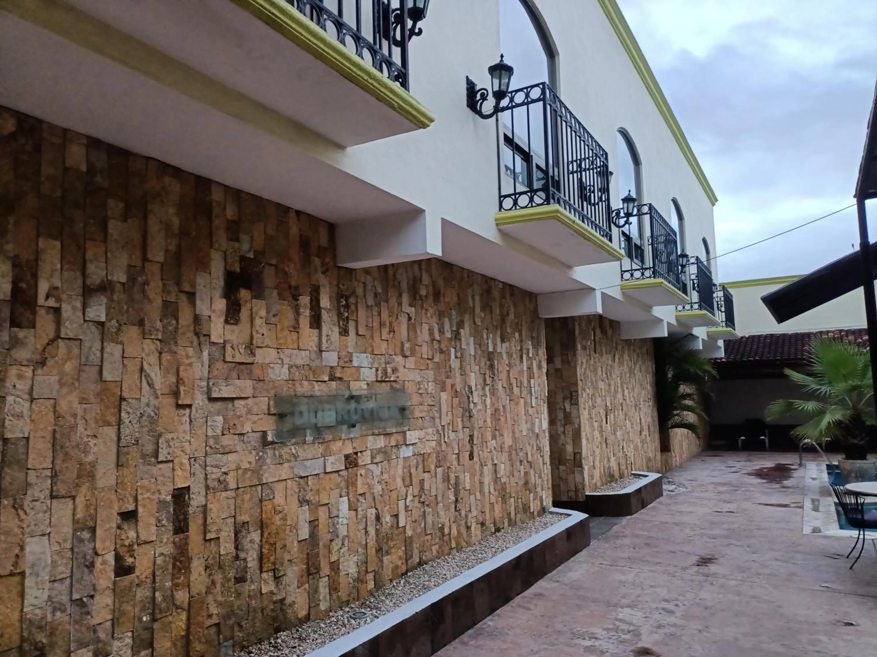 Swimming pool in Hotel Dubrovnik