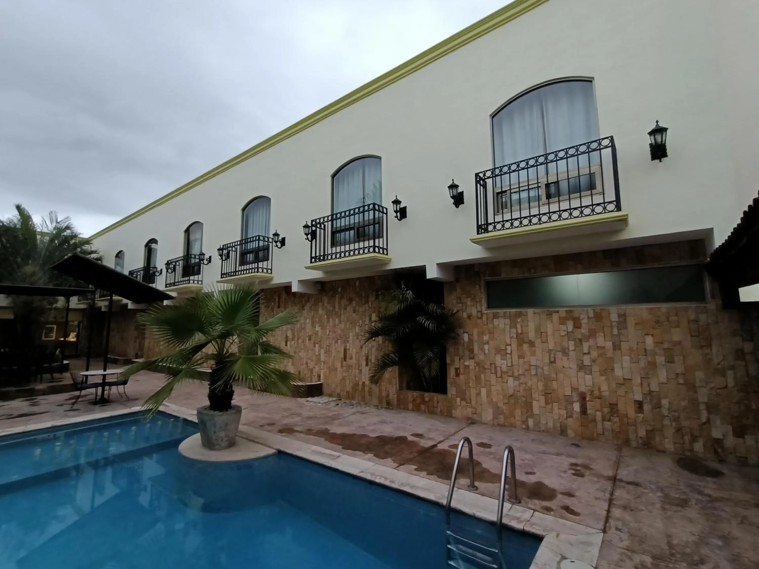 Swimming pool in Hotel Dubrovnik