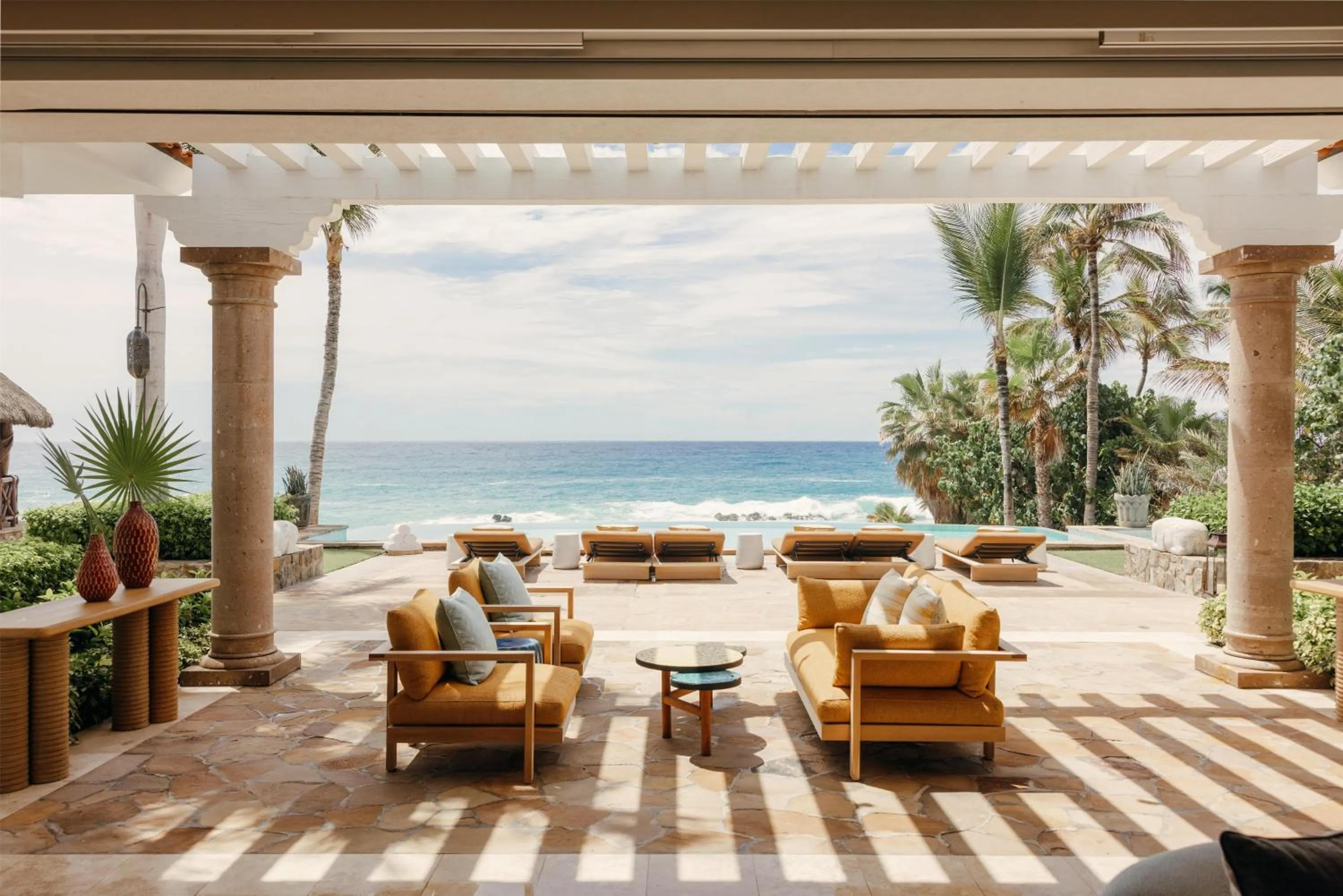 Photo of the whole room in One&Only Palmilla