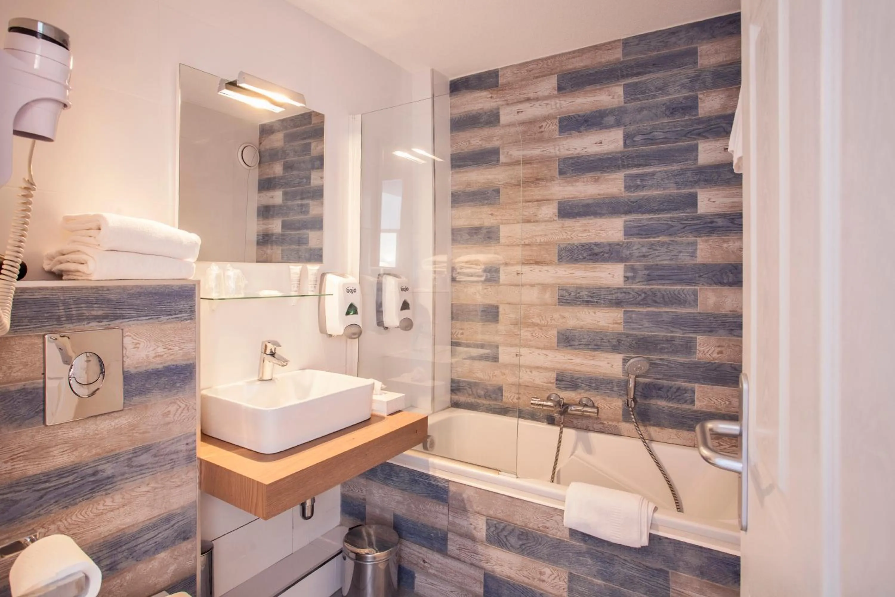 Bathroom in Le Neptune & Spa