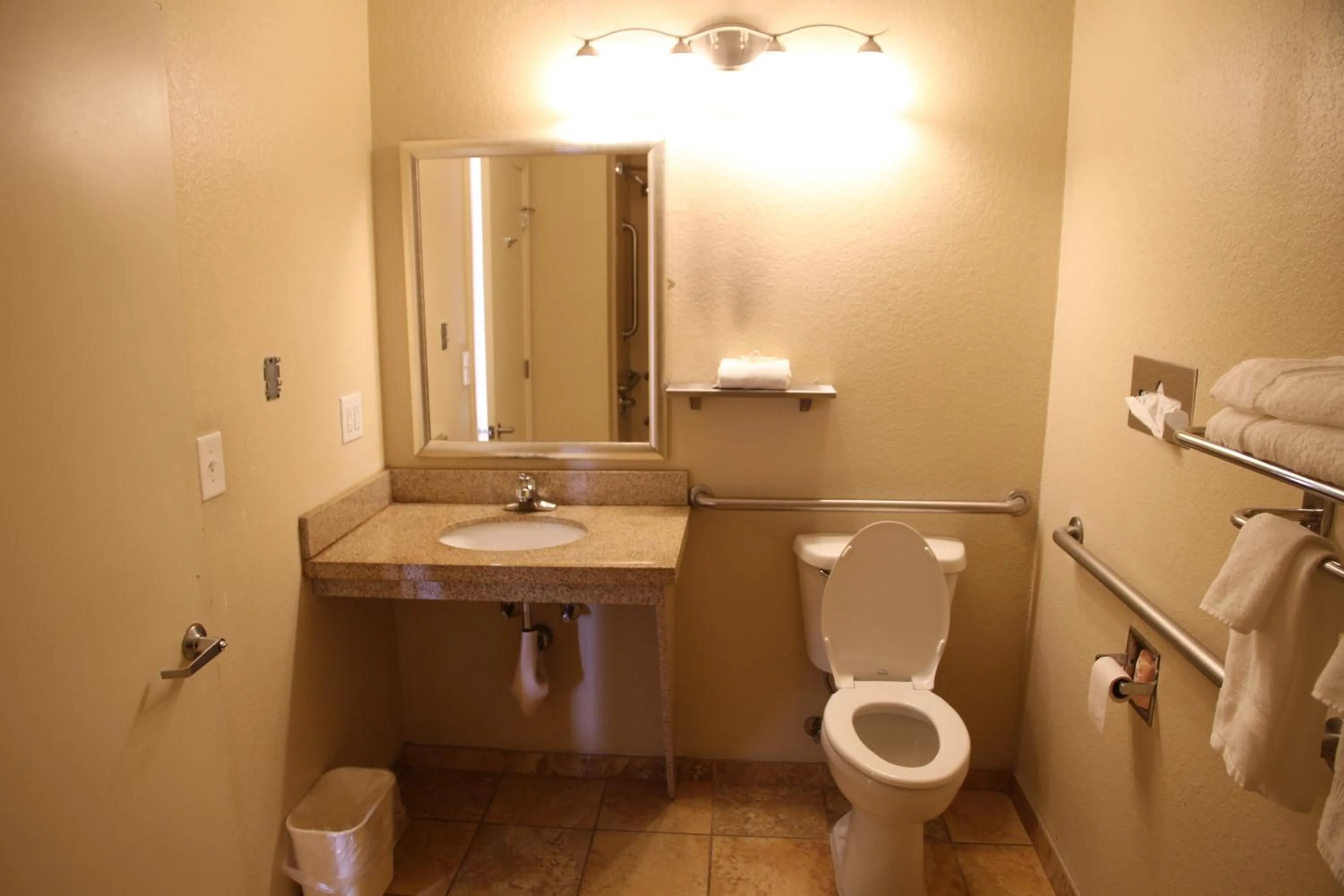 Facility for disabled guests in Days Inn by Wyndham Semmes Mobile