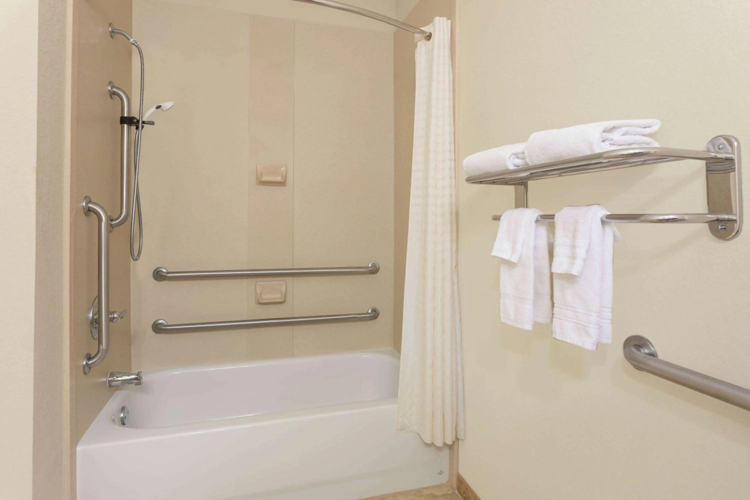 Bathroom in Days Inn by Wyndham Semmes Mobile