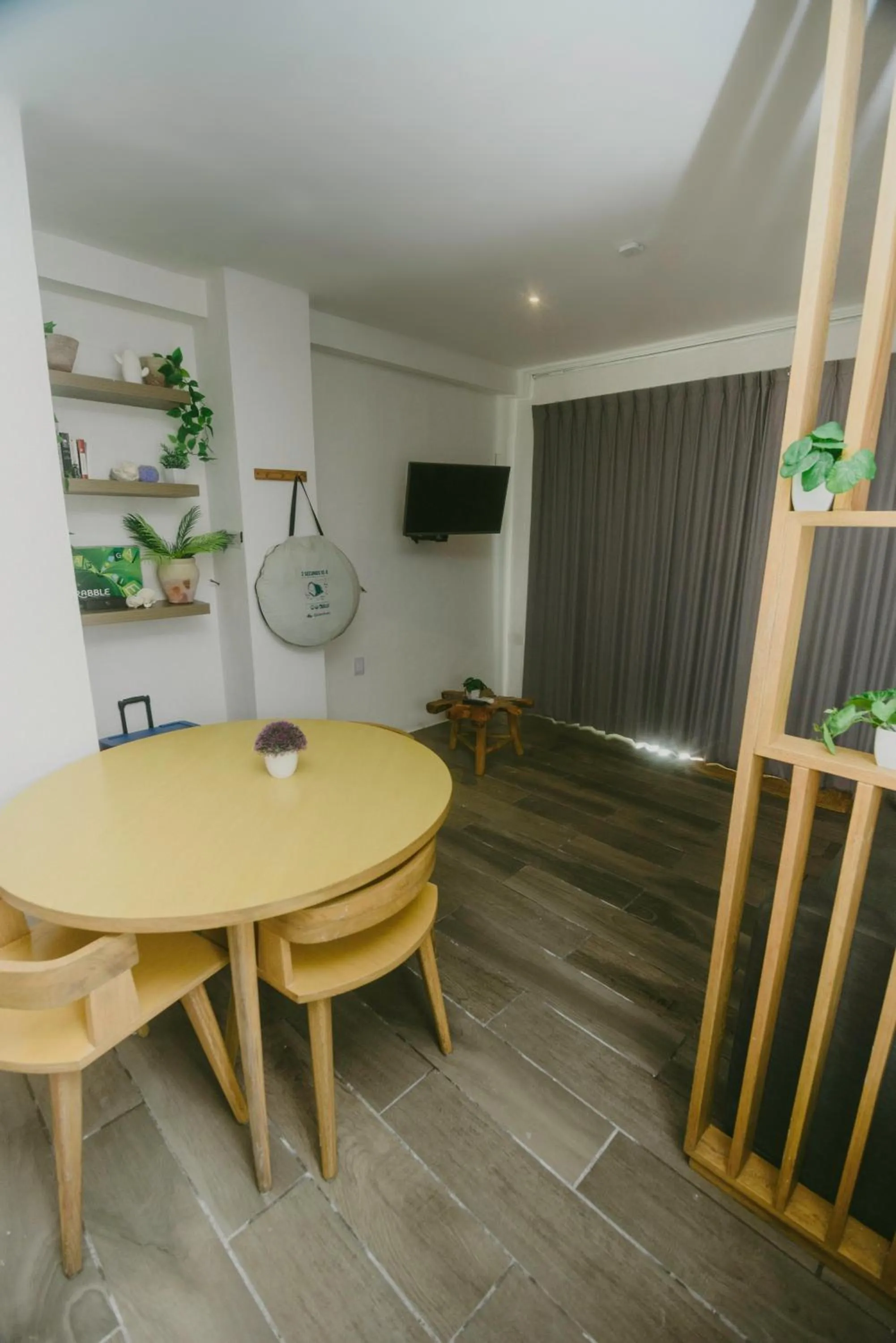 Living room in HotelZone L20 Beach Access