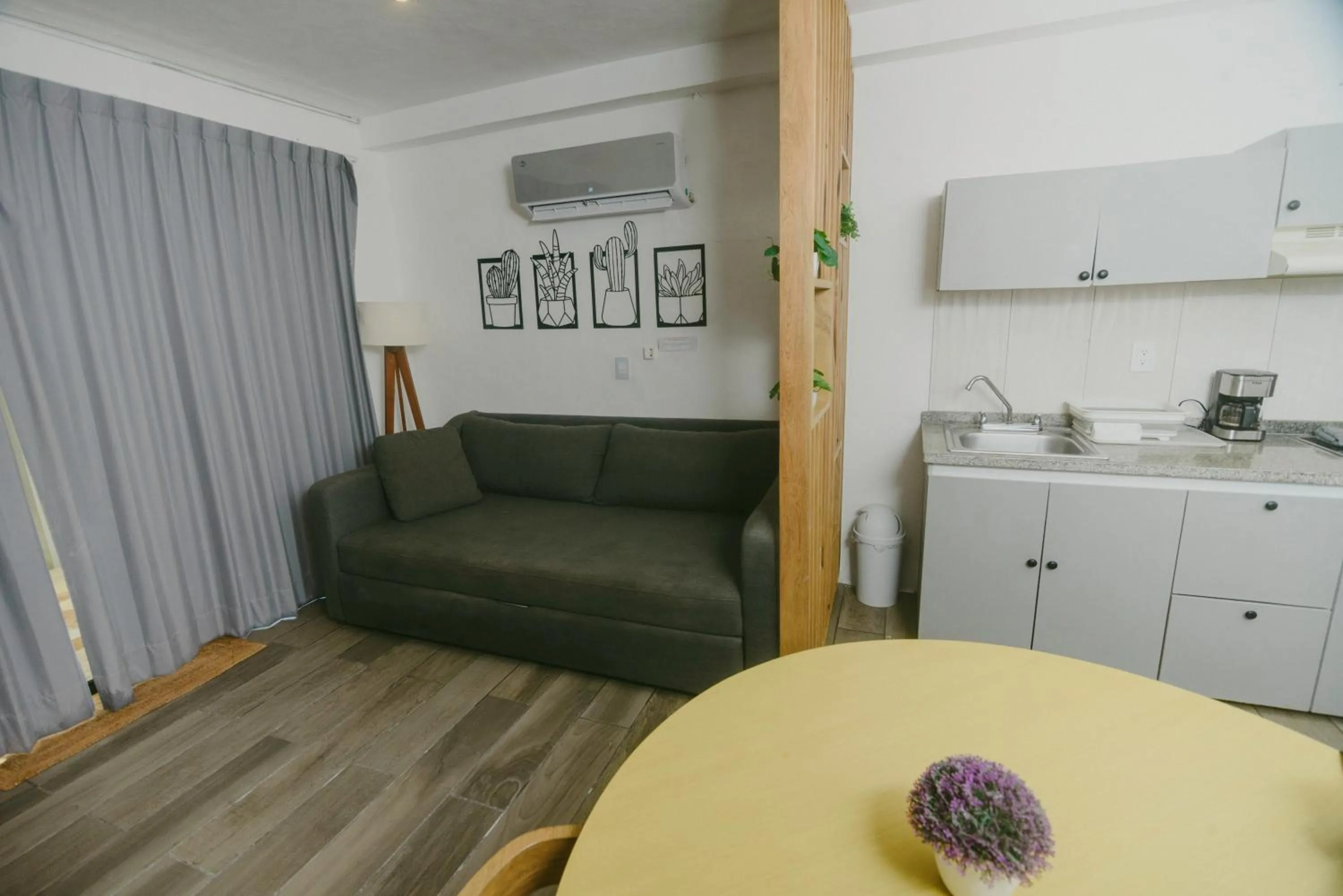 Living room in HotelZone L20 Beach Access