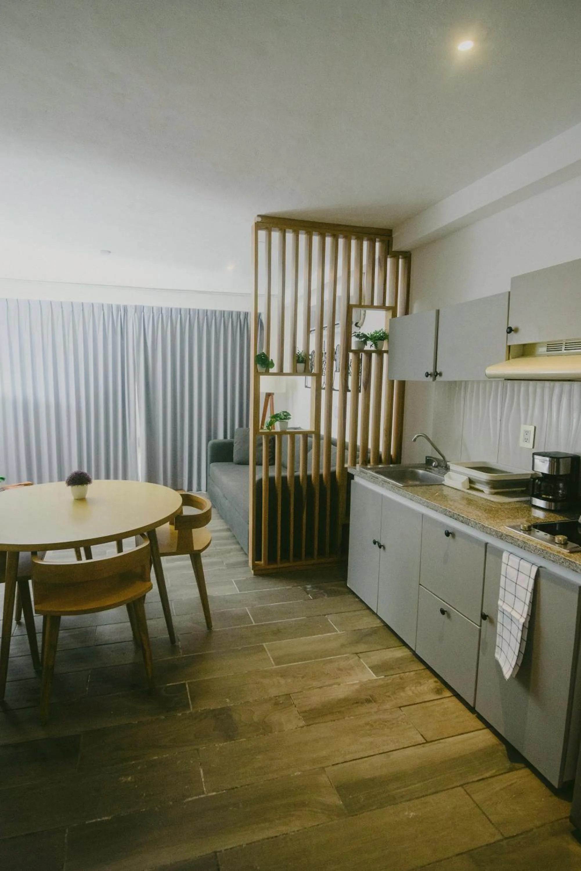 Dining area in HotelZone L20 Beach Access