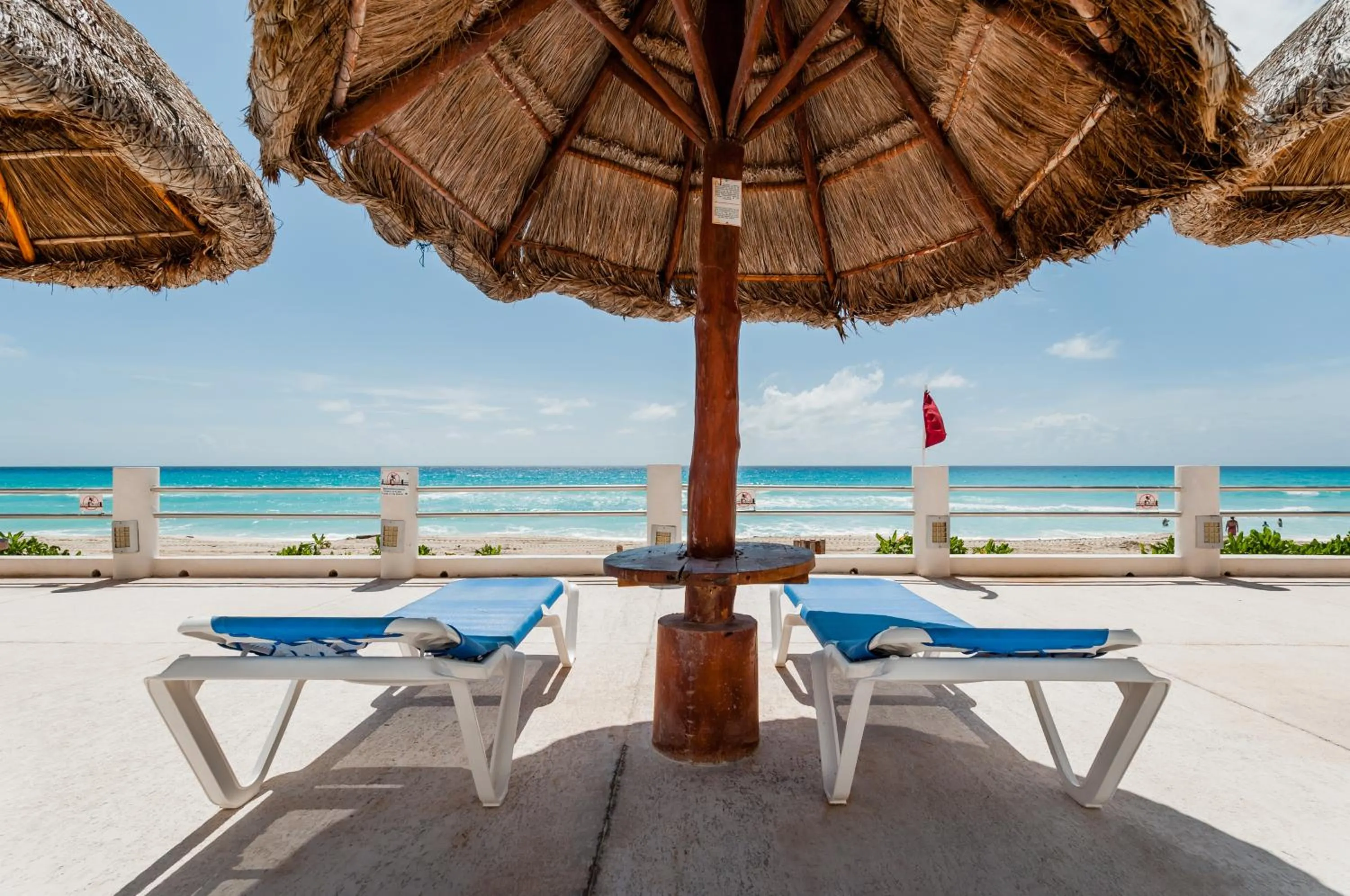 Sea view in HotelZone L20 Beach Access