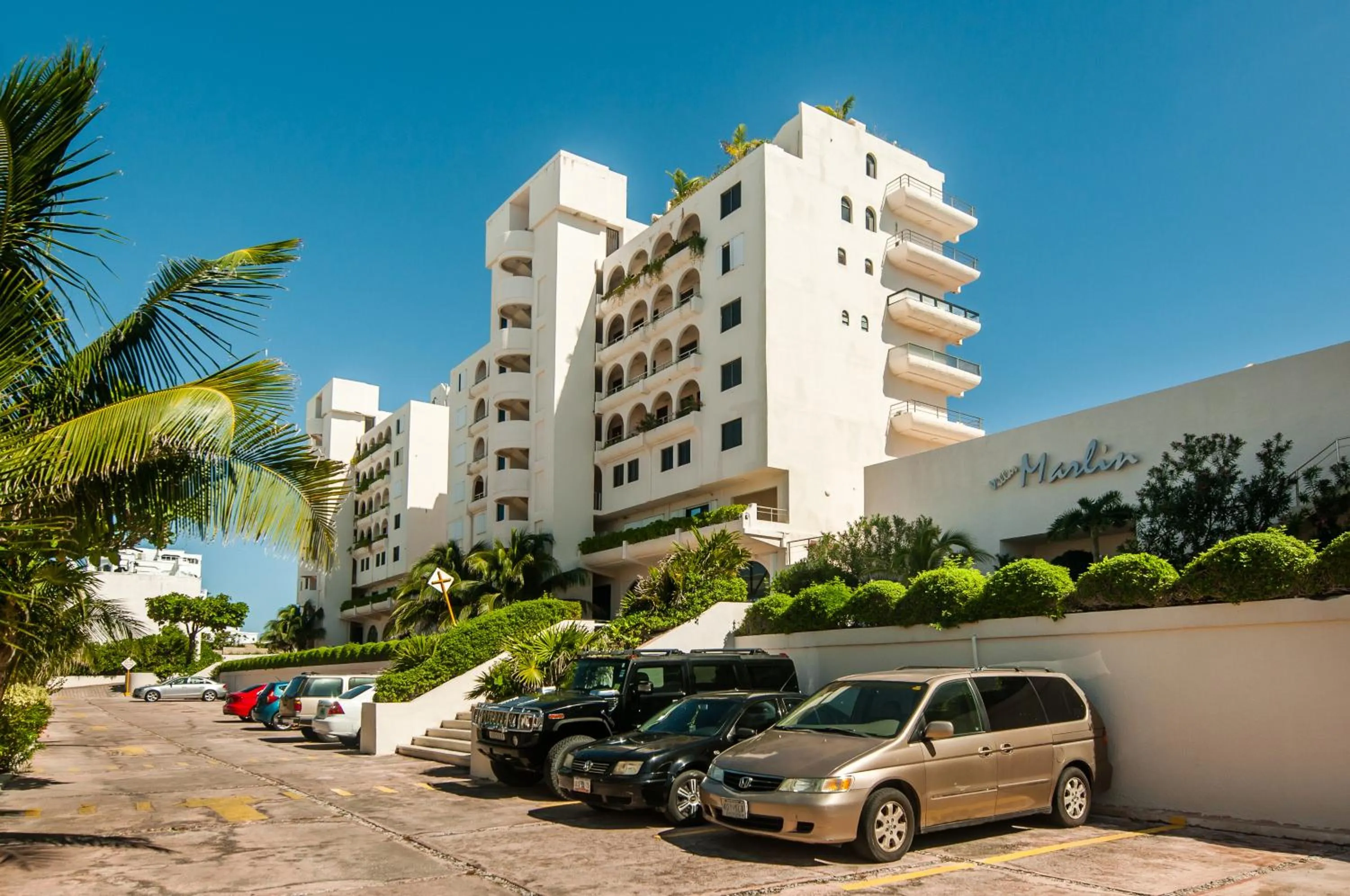 Property building in HotelZone L20 Beach Access