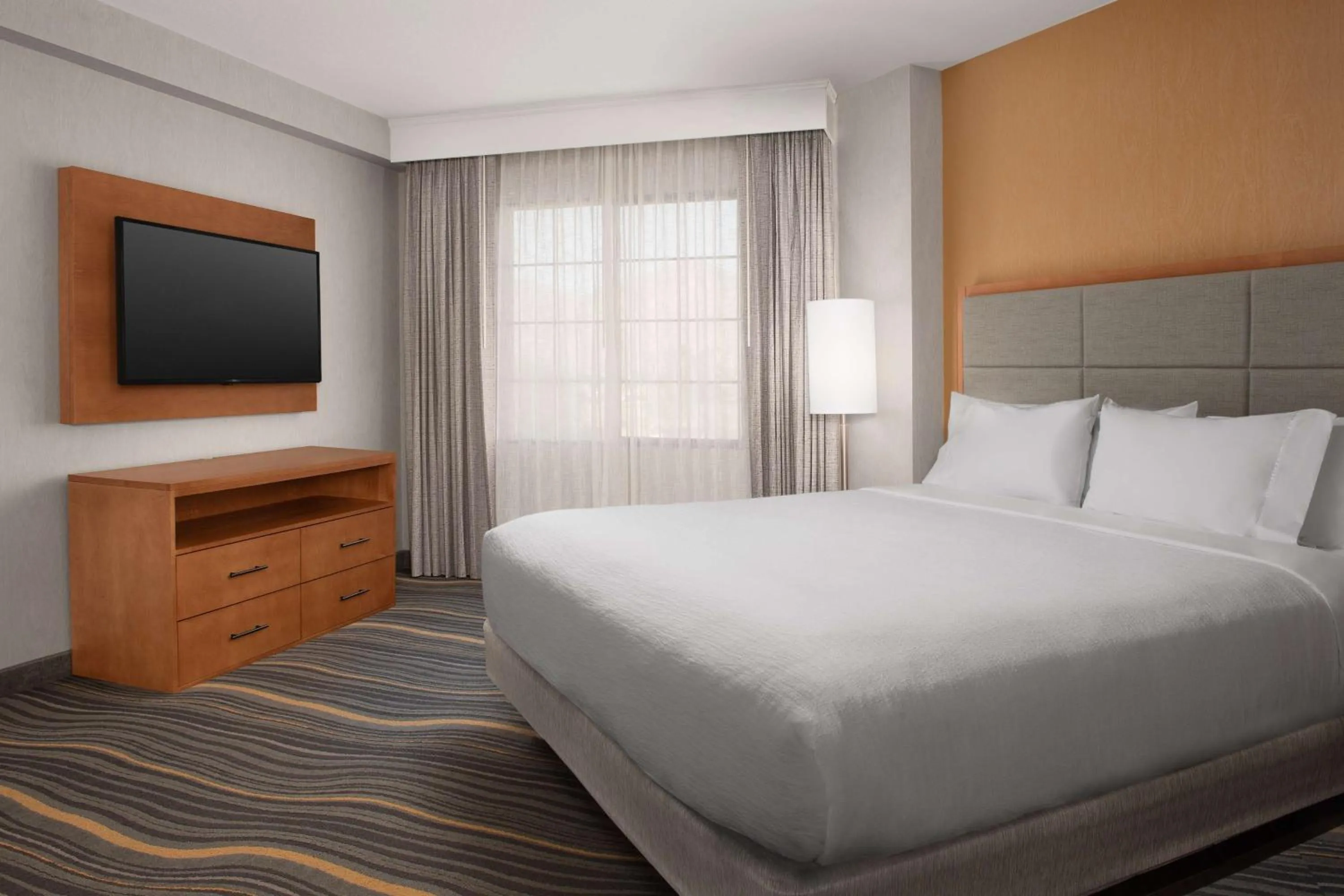 Bed in Embassy Suites La Quinta Hotel & Spa