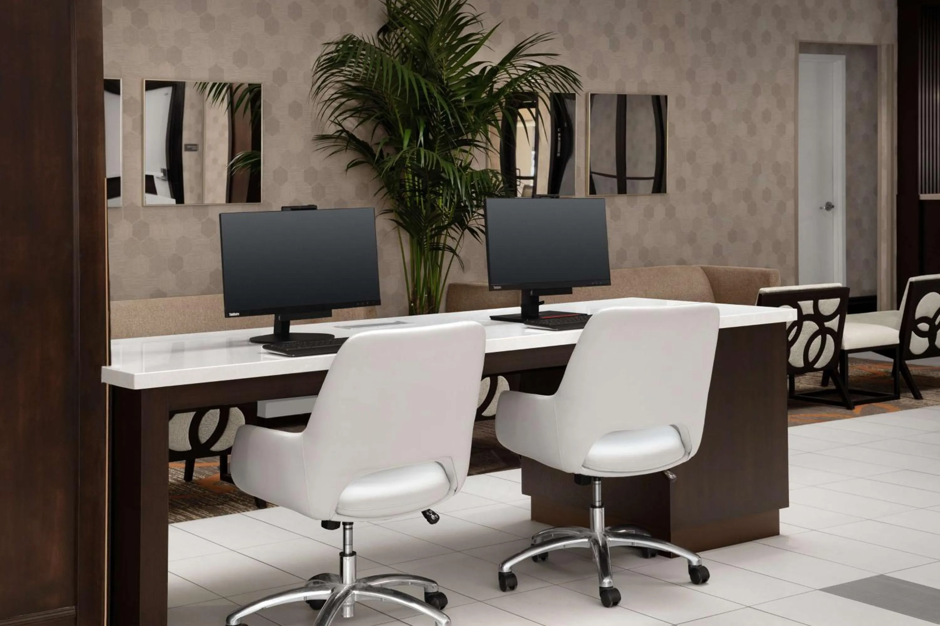 Business facilities in Embassy Suites La Quinta Hotel & Spa