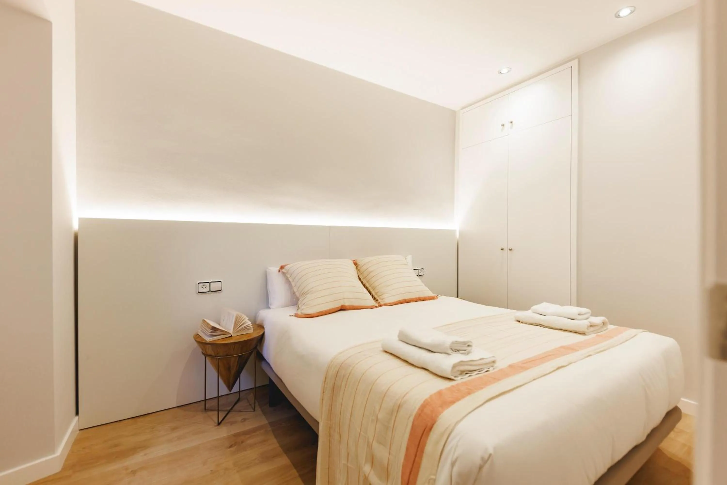 Bed in Bravissimo Apartaments Mora 4
