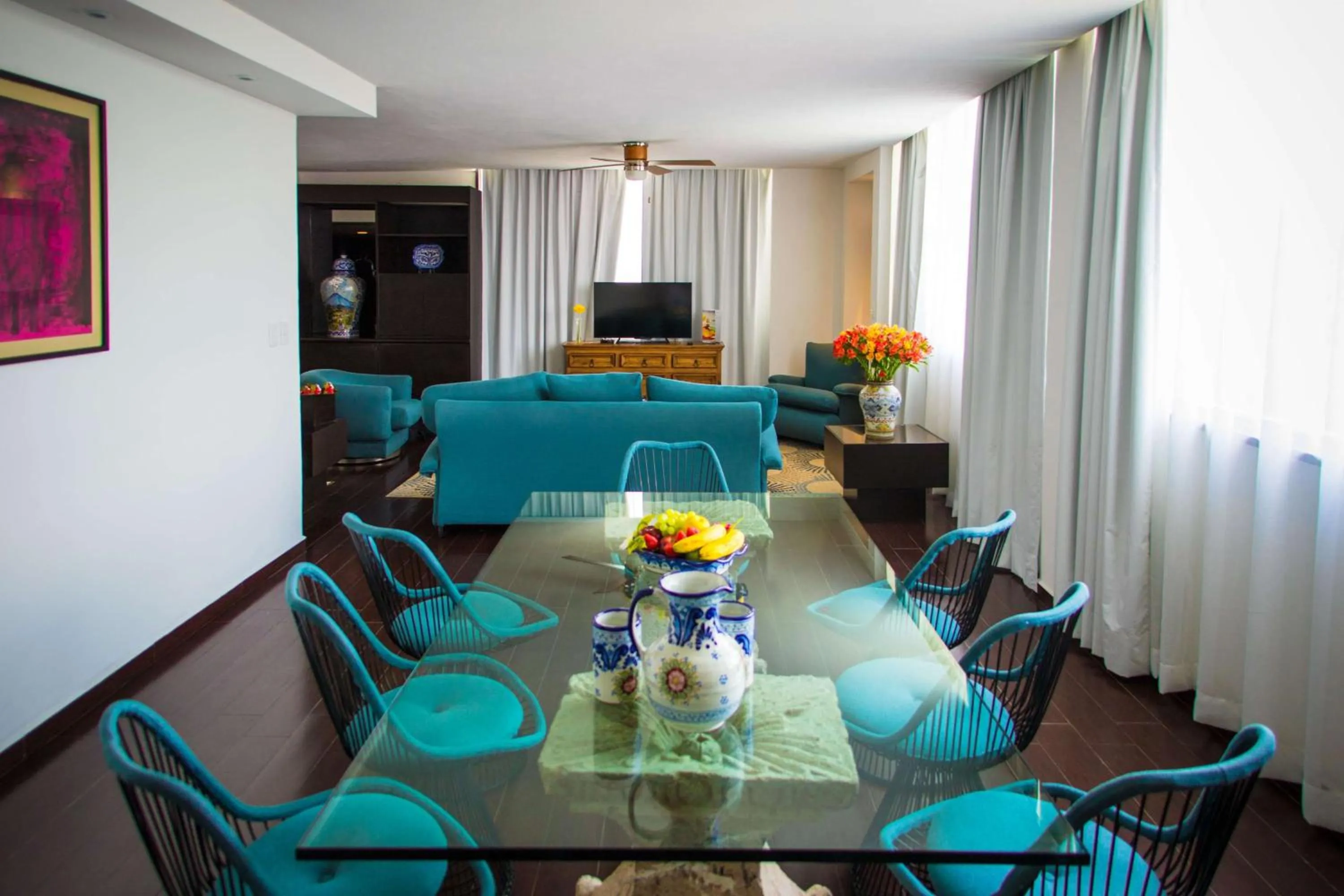 Photo of the whole room in Hotel Real de Puebla