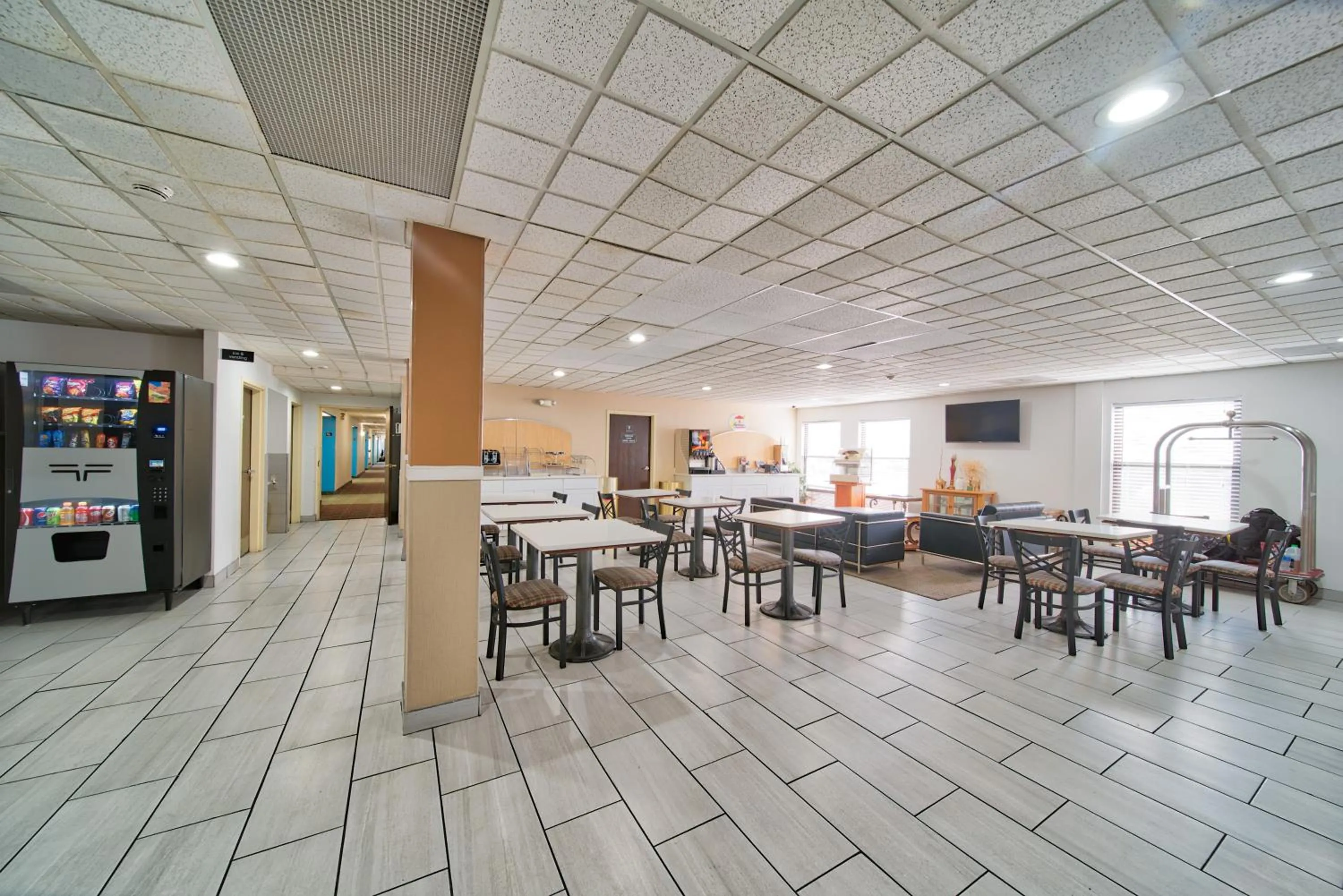 Dining area in Rodeway Inn Chattanooga Hamilton Place