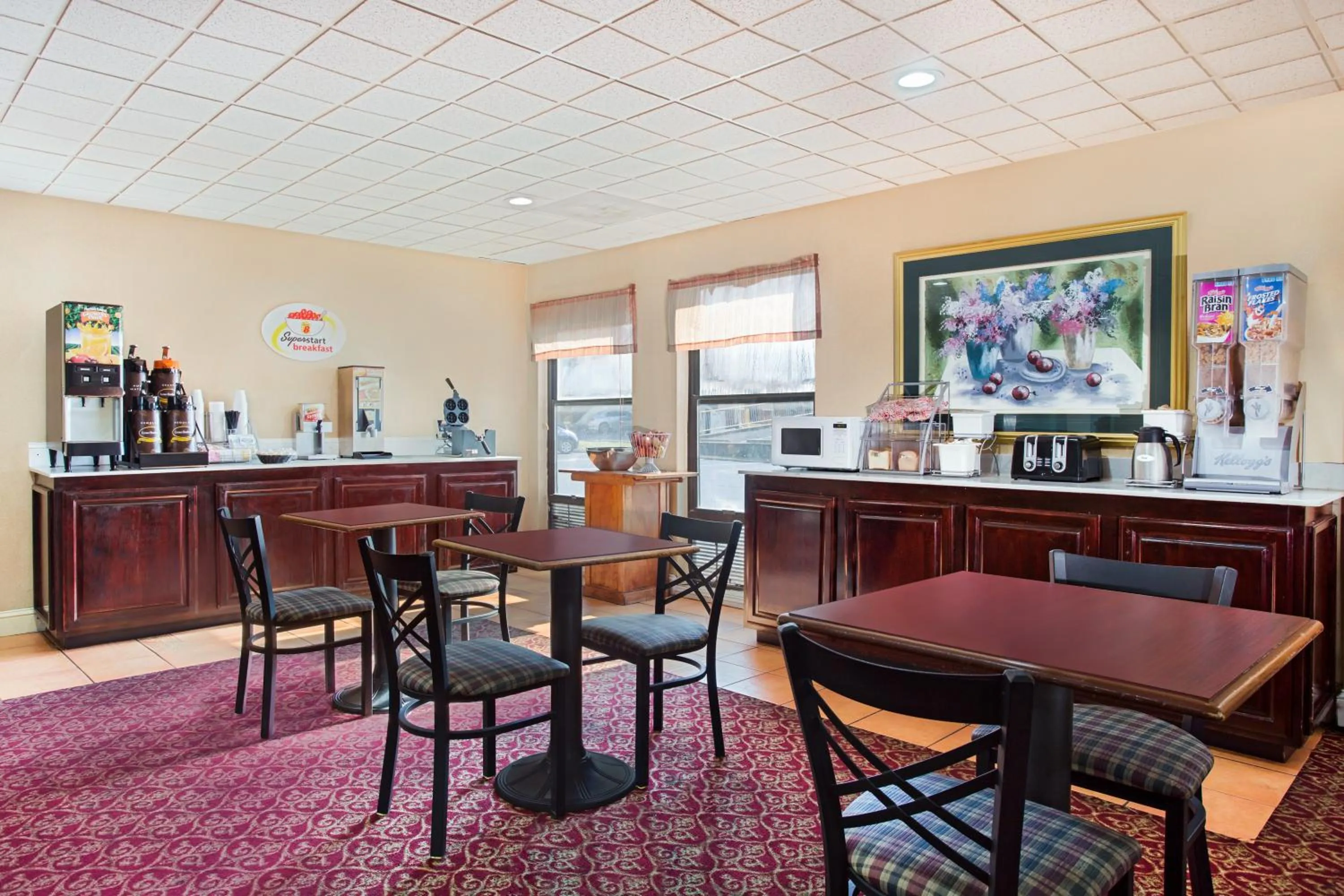 American breakfast in Rodeway Inn Chattanooga Hamilton Place