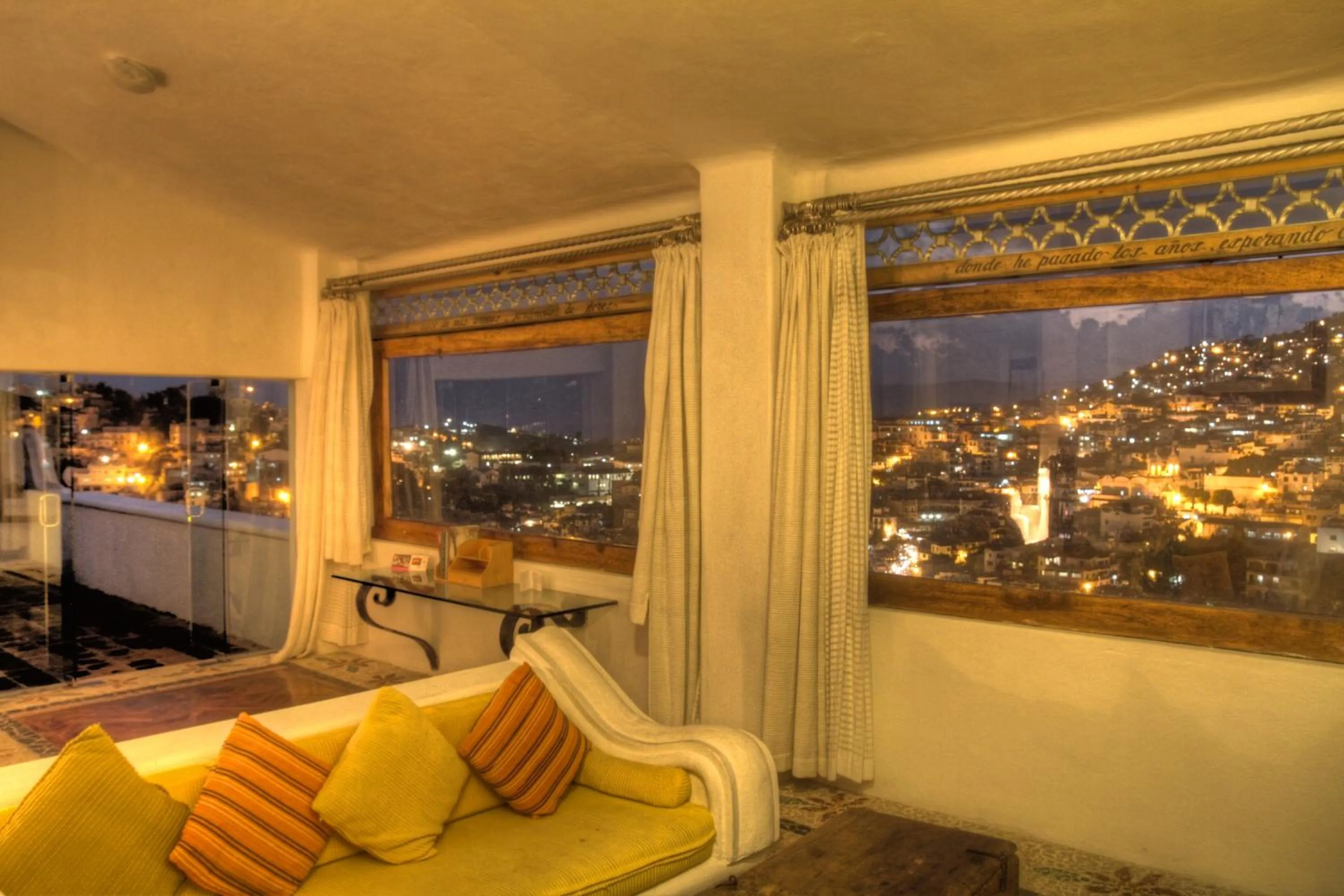 Posada de la Mision, Hotel Museo y Jardin