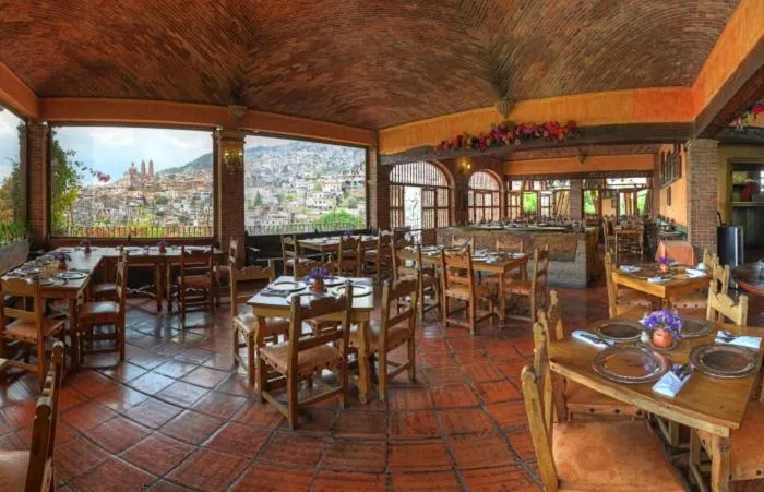 Restaurant/places to eat in Posada de la Mision, Hotel Museo y Jardin