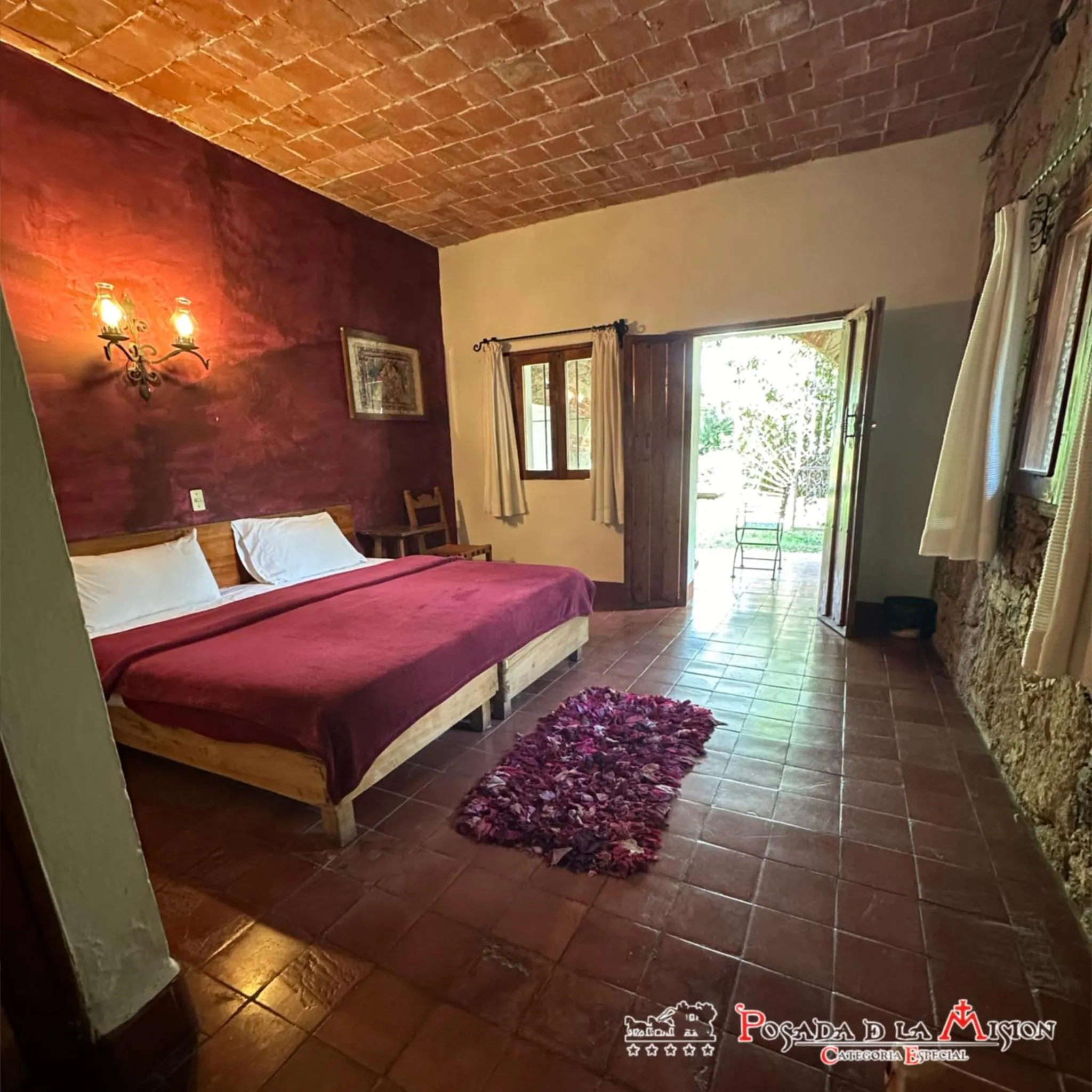 Bed in Posada de la Mision, Hotel Museo y Jardin