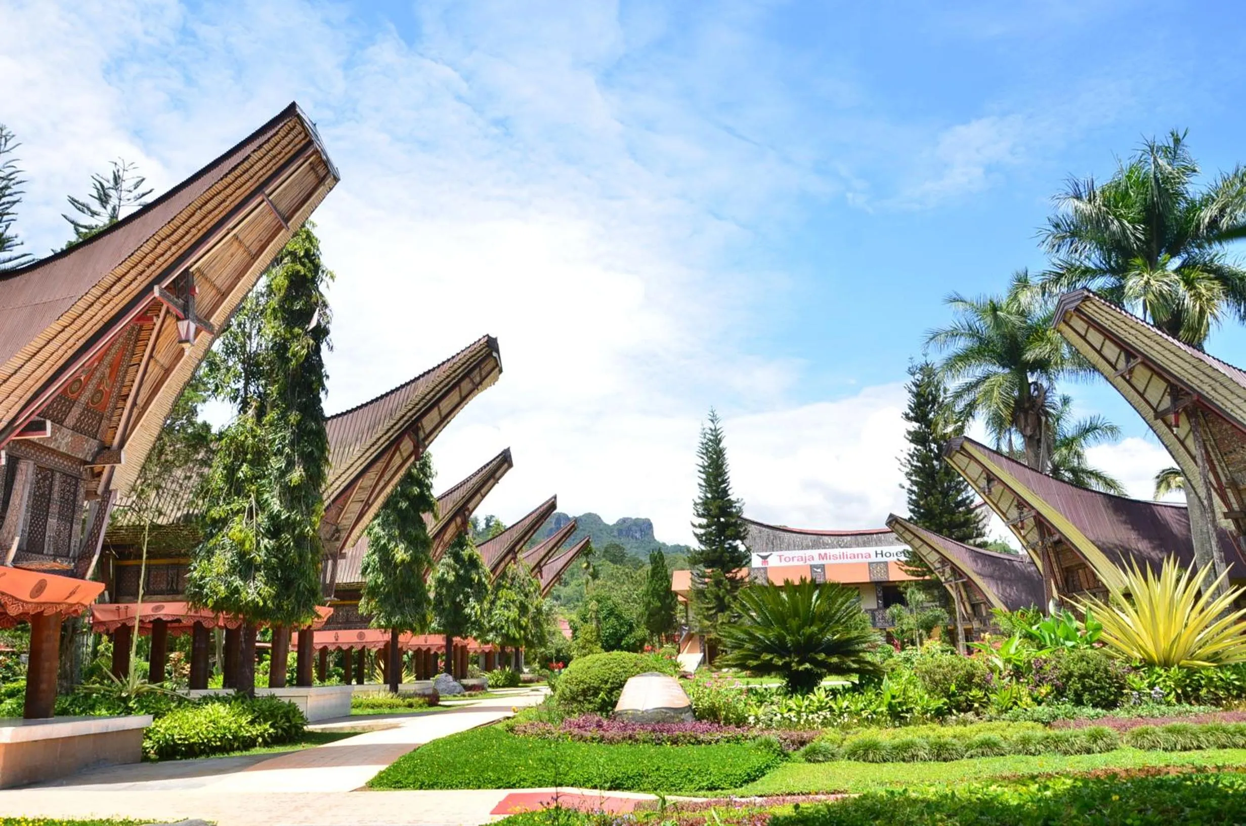 Facade/entrance in Toraja Misiliana Hotel