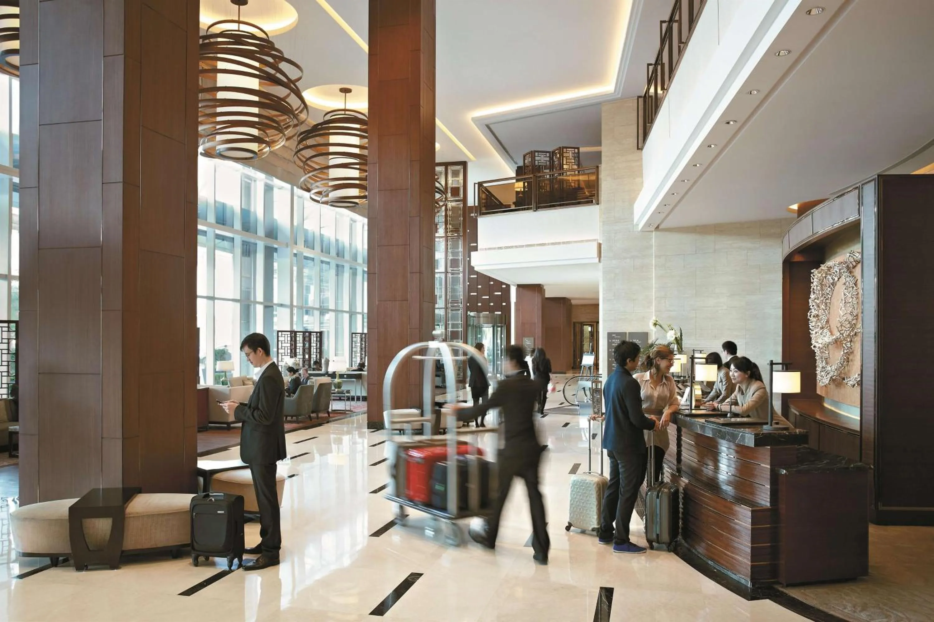 Lobby or reception in Kerry Hotel Pudong, Shanghai - Indoor Connecting to Shanghai New International Expo Centre