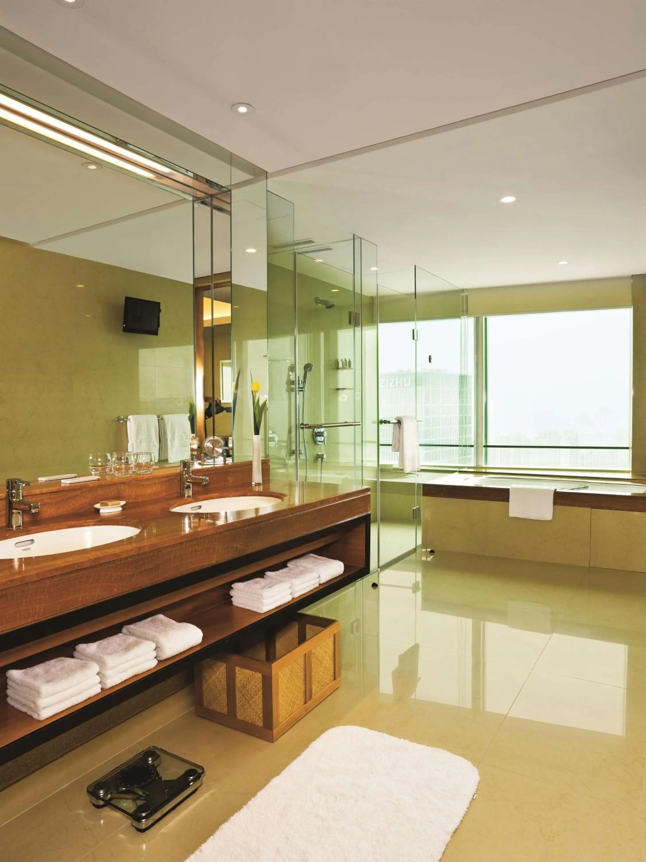 Photo of the whole room in Kerry Hotel Pudong, Shanghai - Indoor Connecting to Shanghai New International Expo Centre