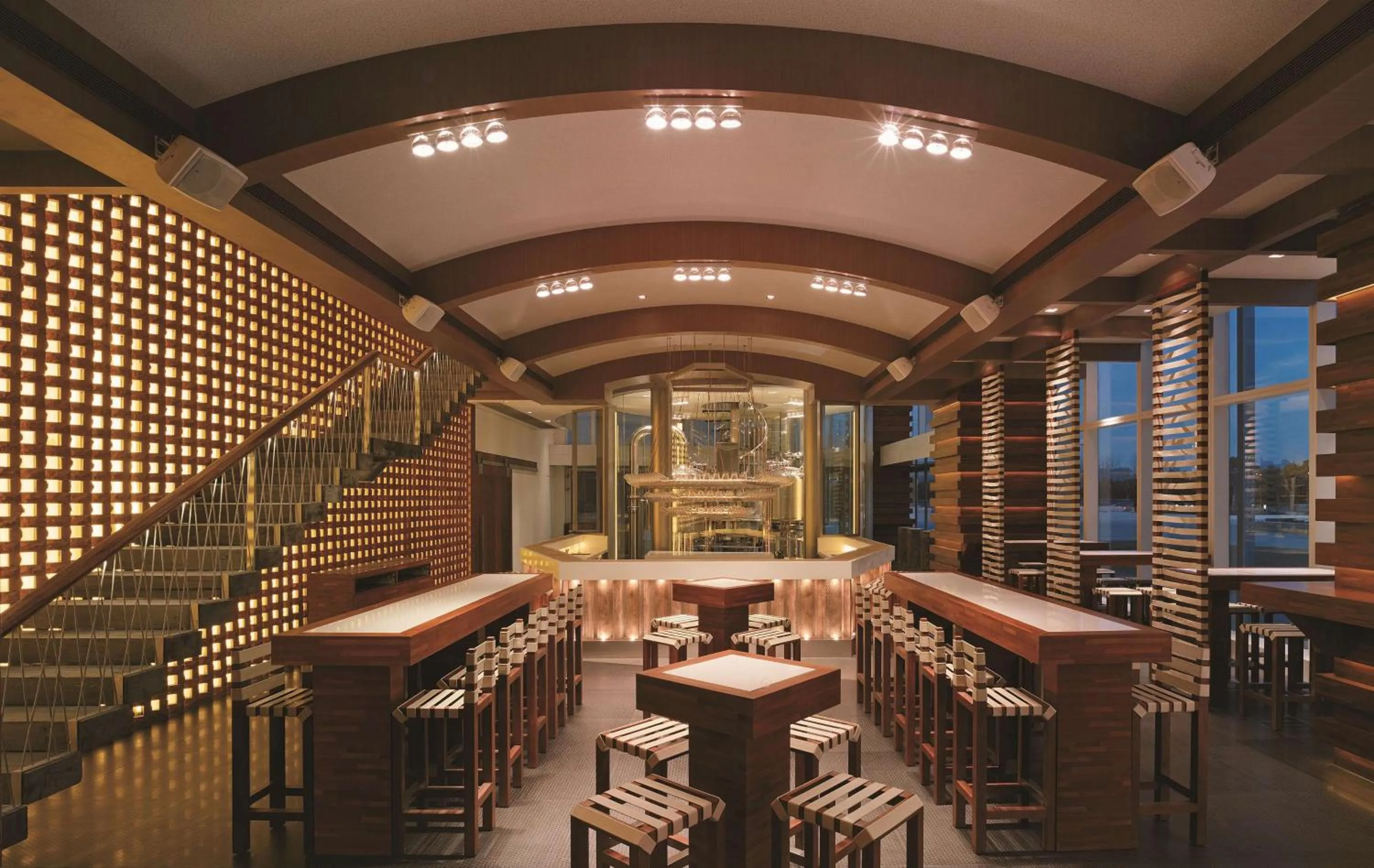 Lounge or bar in Kerry Hotel Pudong, Shanghai - Indoor Connecting to Shanghai New International Expo Centre