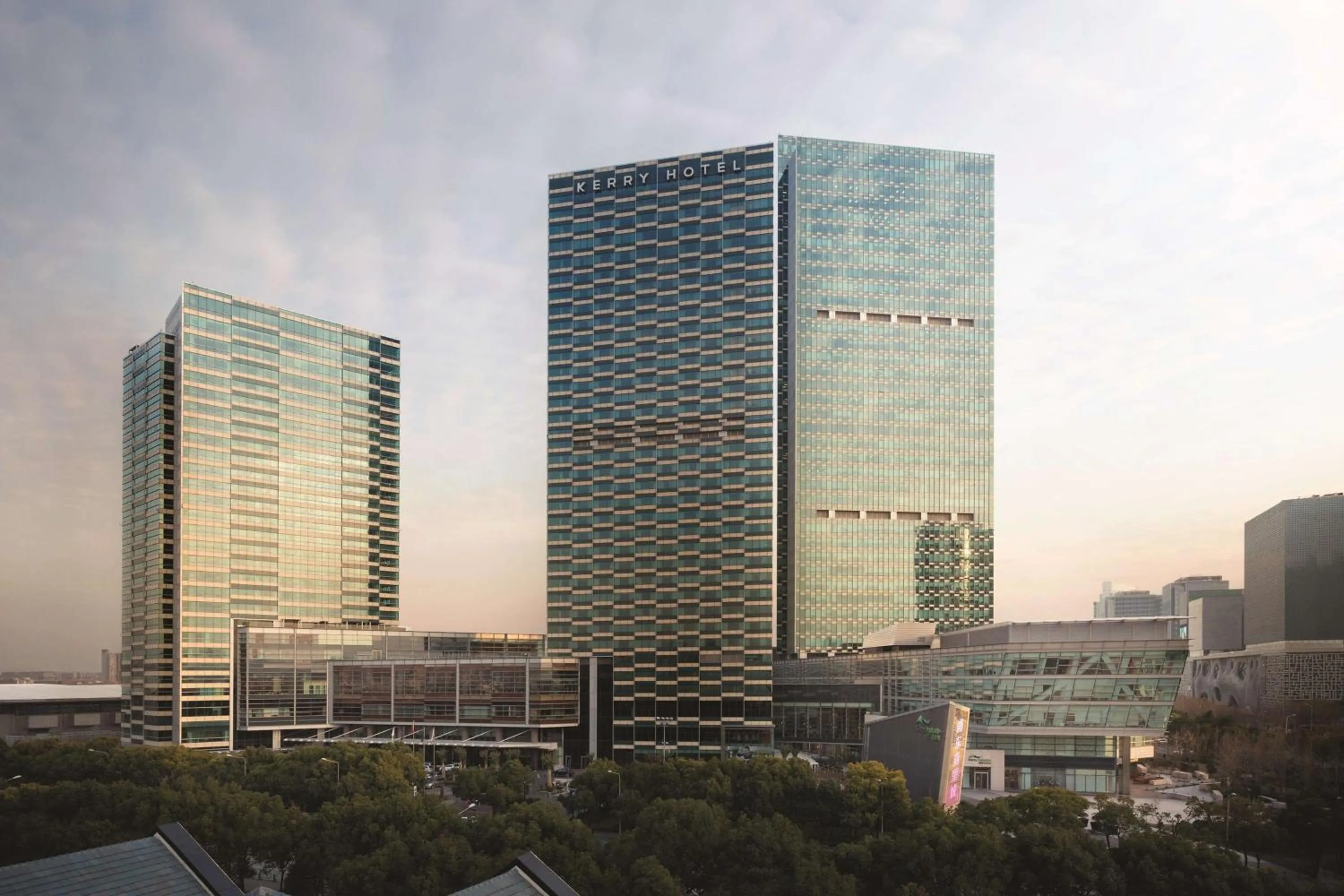 Property building in Kerry Hotel Pudong, Shanghai - Indoor Connecting to Shanghai New International Expo Centre