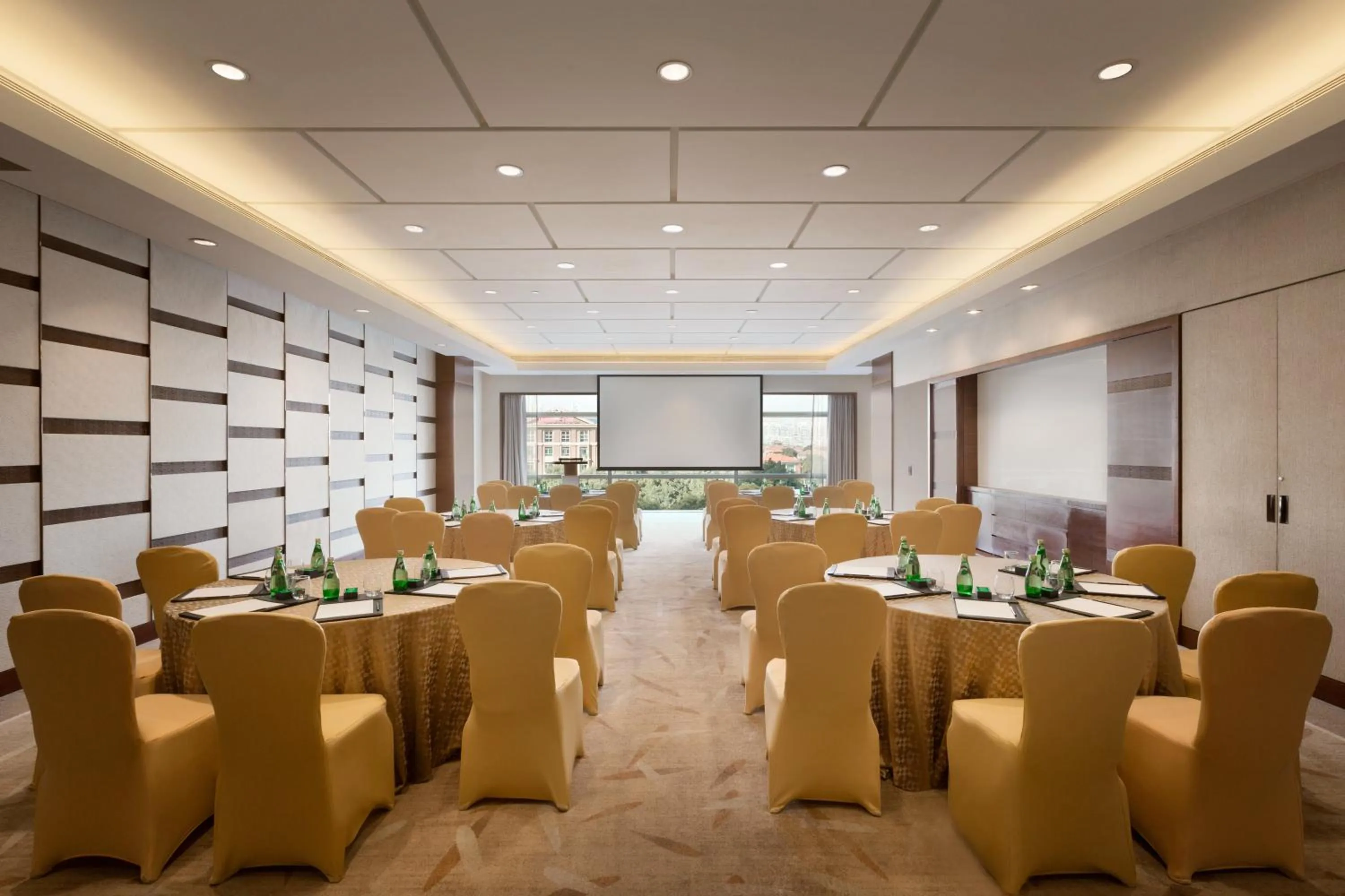 Banquet/Function facilities in Kerry Hotel Pudong, Shanghai - Indoor Connecting to Shanghai New International Expo Centre