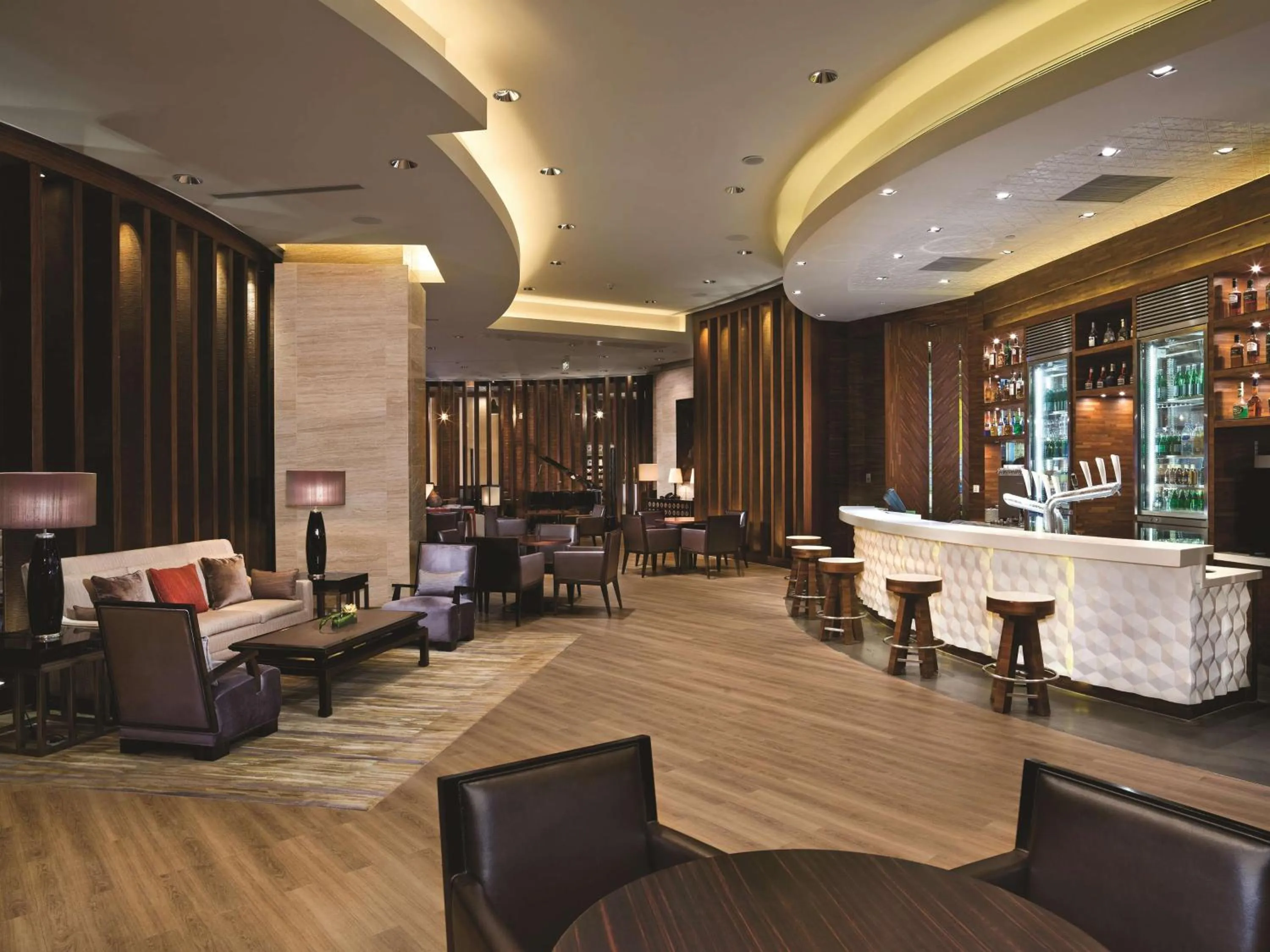 Lounge or bar in Kerry Hotel Pudong, Shanghai - Indoor Connecting to Shanghai New International Expo Centre