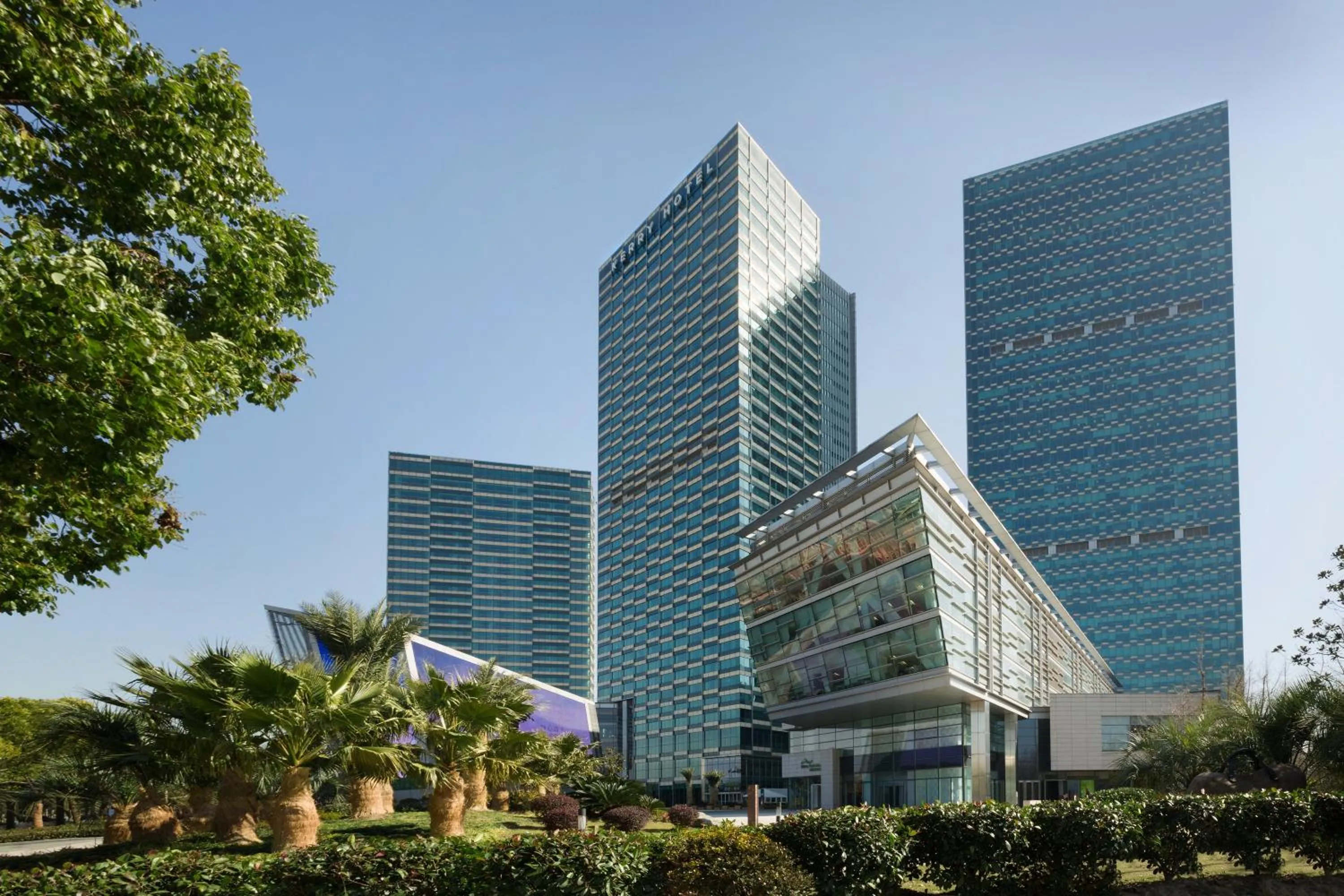 Property building in Kerry Hotel Pudong, Shanghai - Indoor Connecting to Shanghai New International Expo Centre