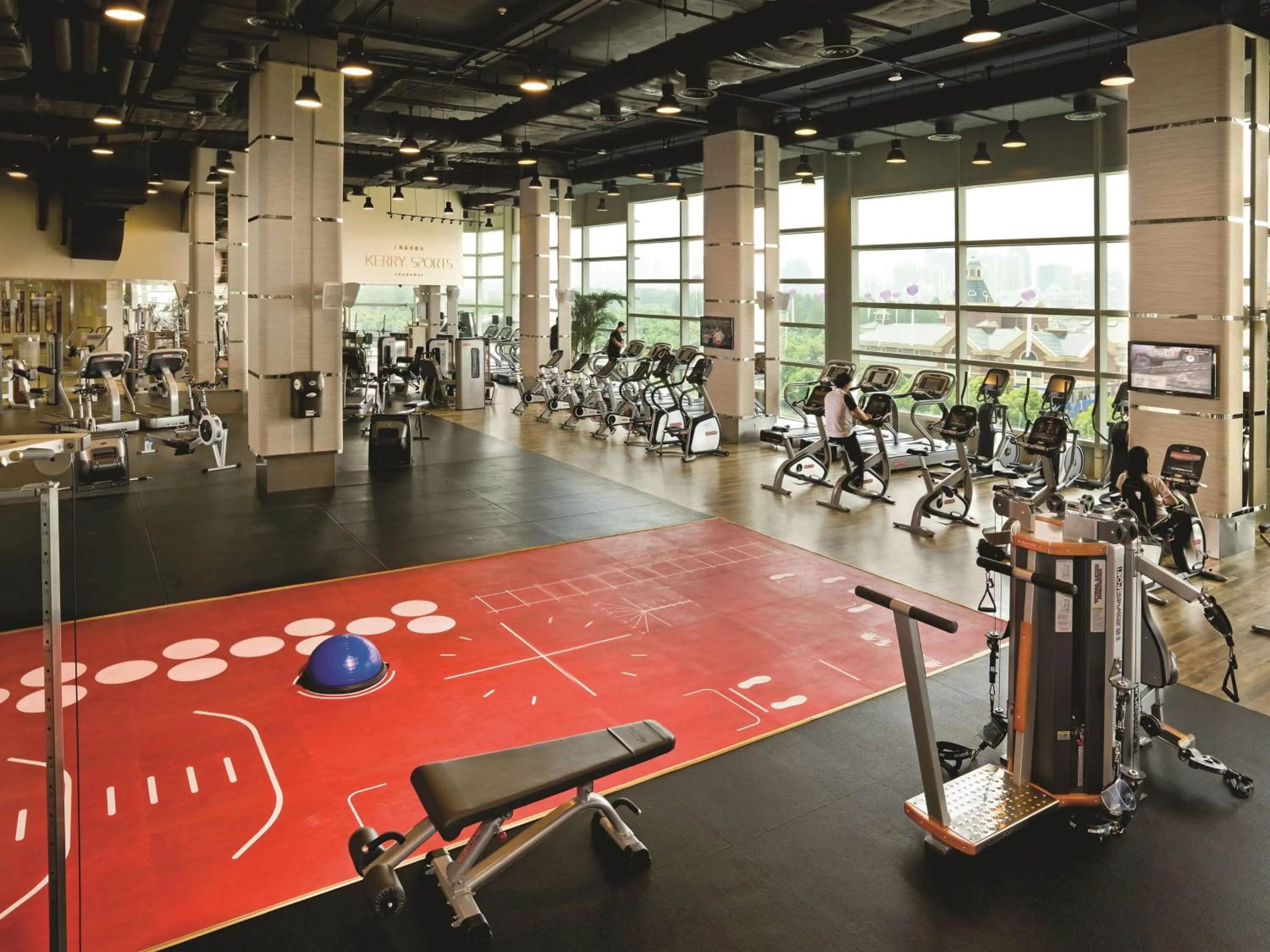 Fitness centre/facilities in Kerry Hotel Pudong, Shanghai - Indoor Connecting to Shanghai New International Expo Centre