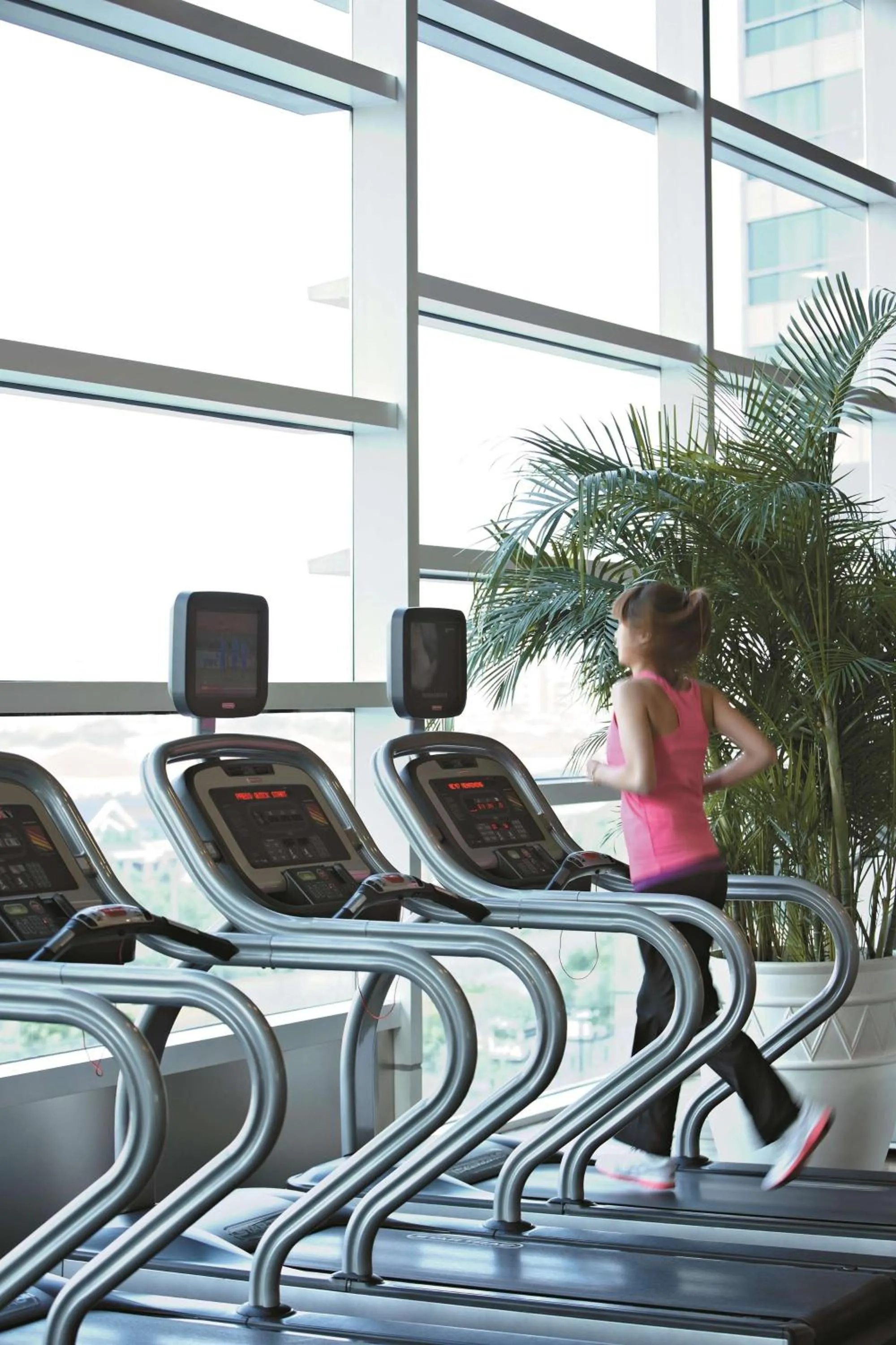 Fitness centre/facilities in Kerry Hotel Pudong, Shanghai - Indoor Connecting to Shanghai New International Expo Centre