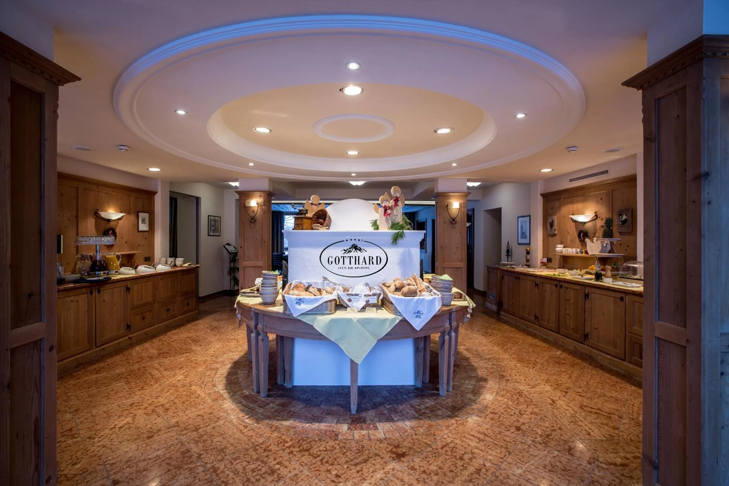 Restaurant/places to eat in Hotel Gotthard