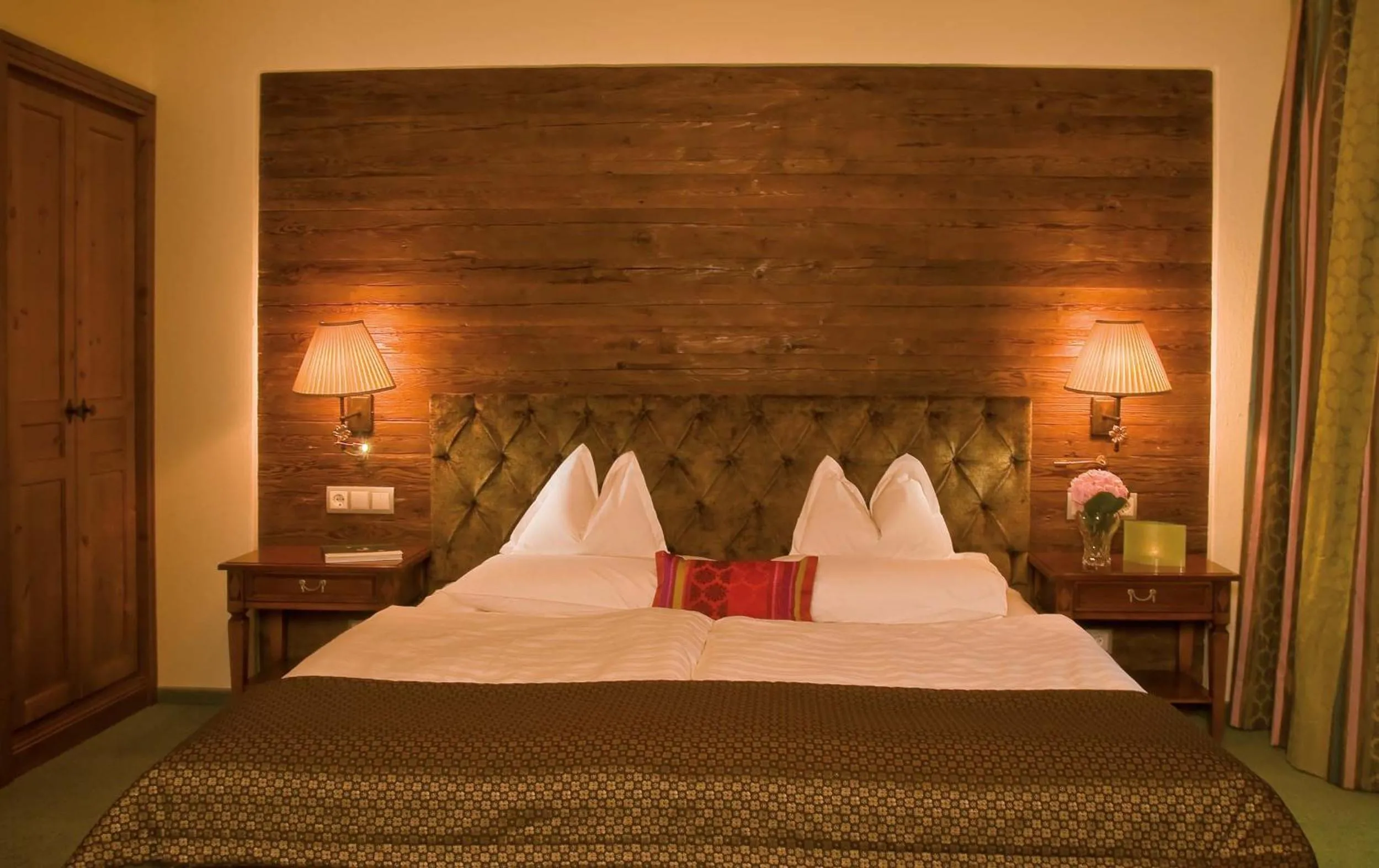 Bed in Hotel Gotthard