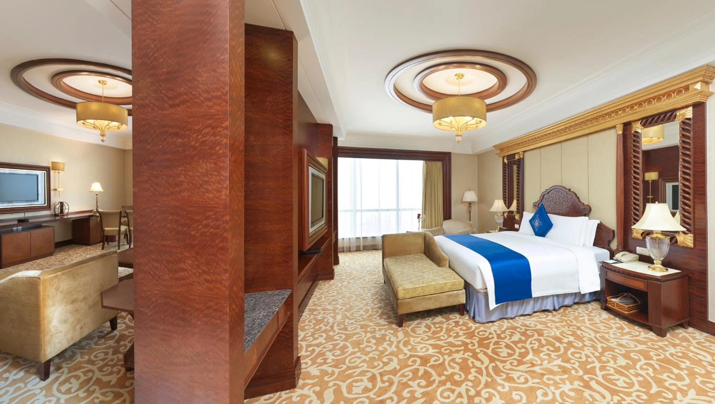 Bed in Regal Palace Hotel