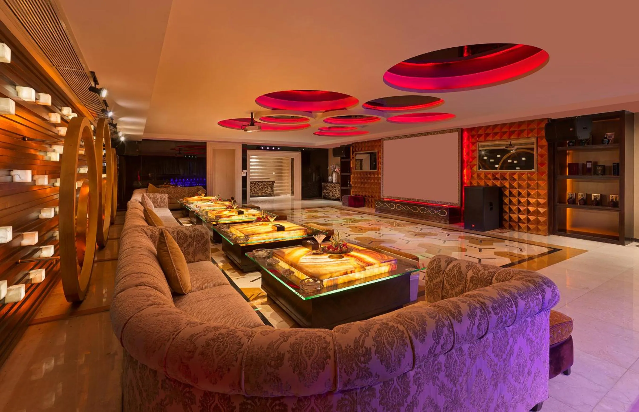 Entertainment in Regal Palace Hotel