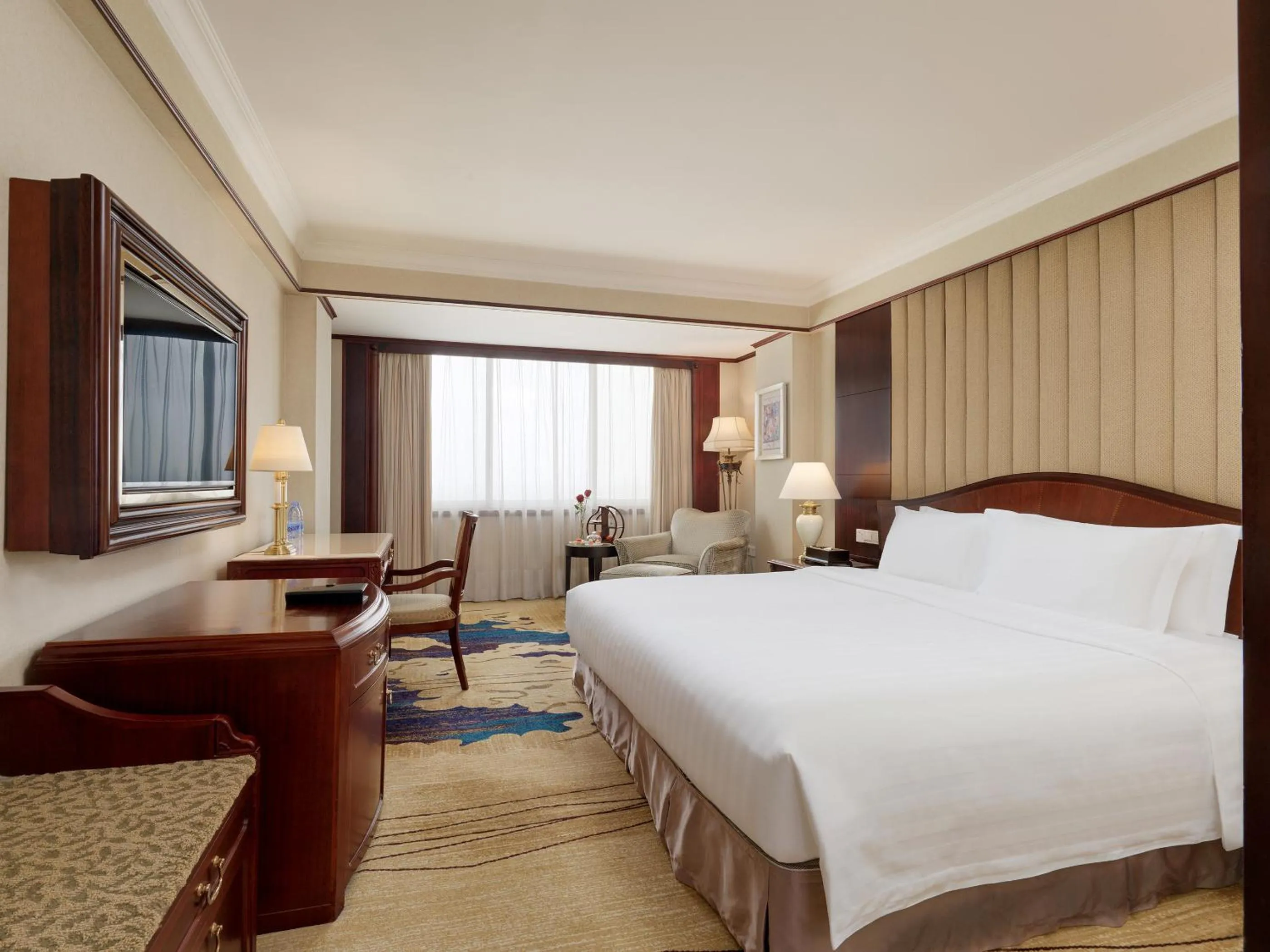 Bedroom, Bed in Regal Palace Hotel