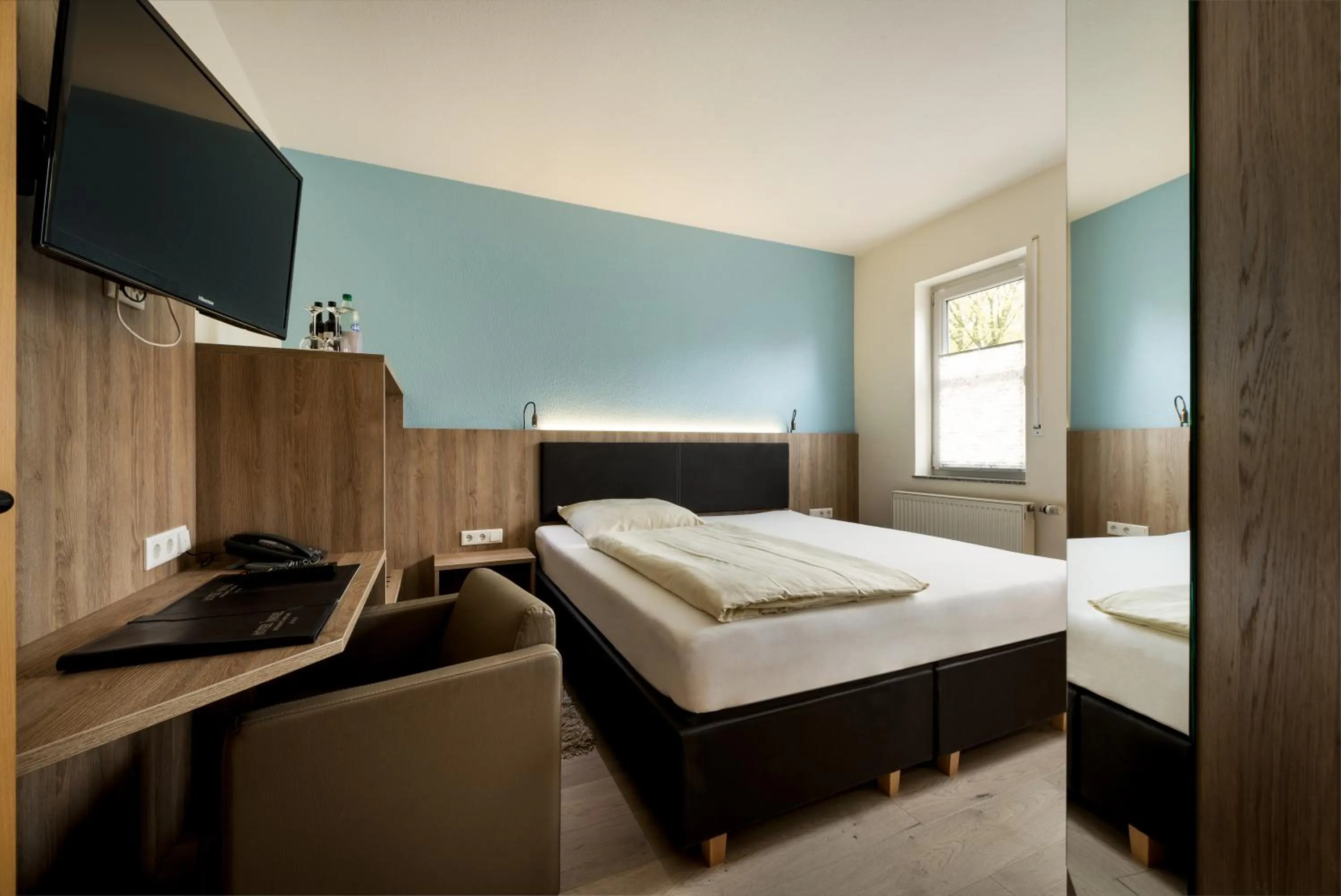 Photo of the whole room, Bed in Hotel & Gasthaus Nagel GmbH