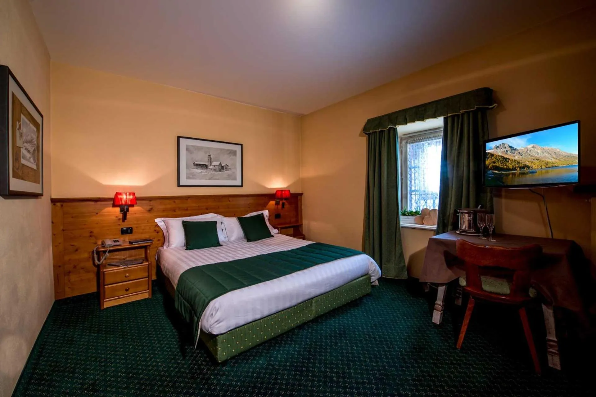 Photo of the whole room, Bed in Hotel Alpina