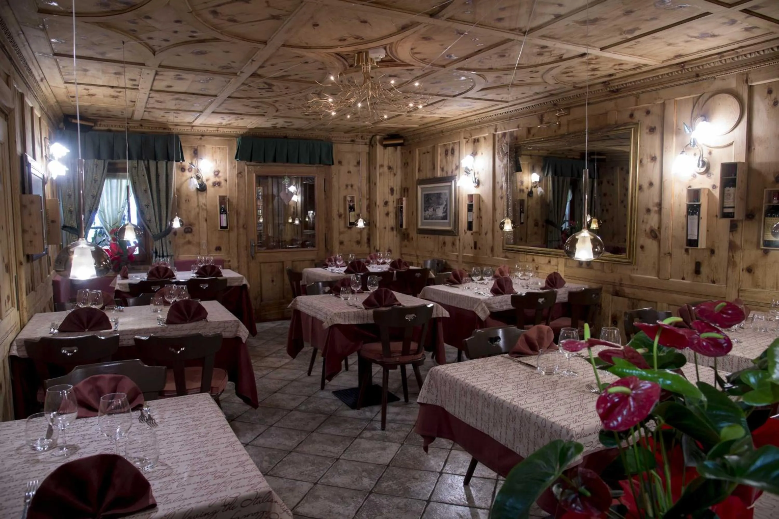 Restaurant/places to eat in Hotel Alpina