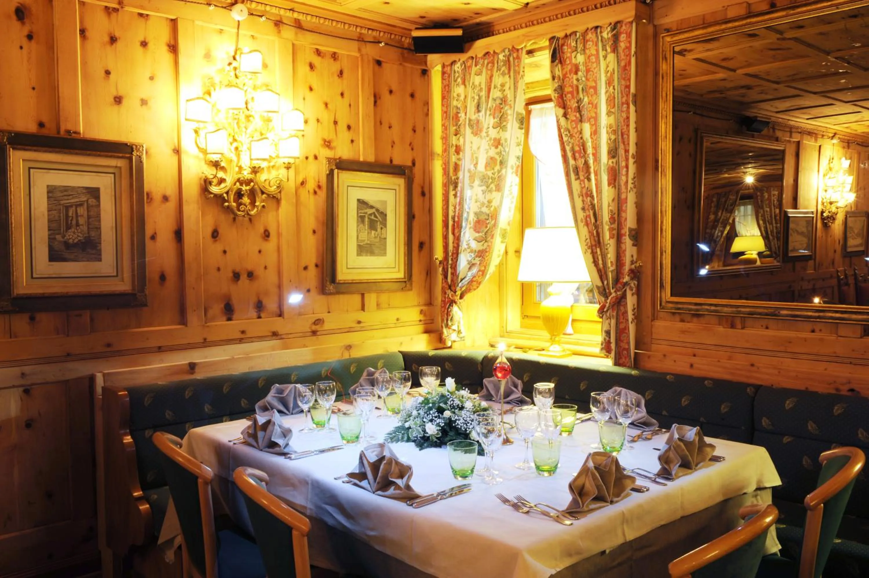 Restaurant/places to eat in Hotel Alpina
