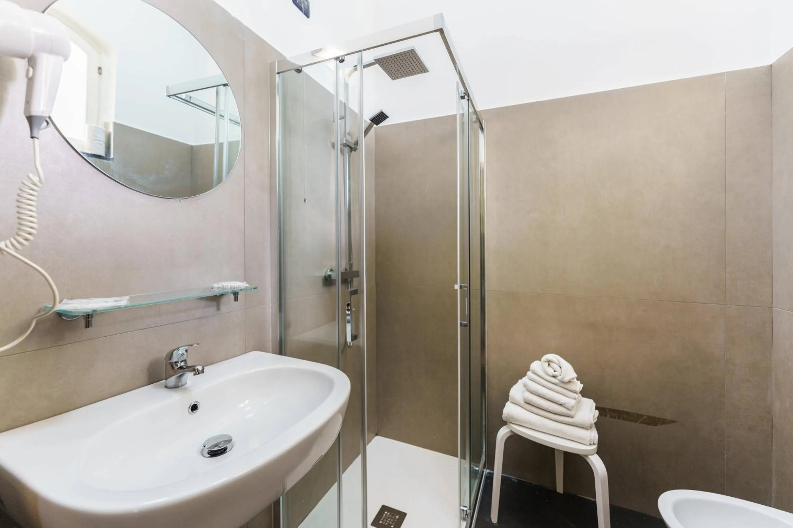 Shower in Le Grand Bleu - Gioia Apartments