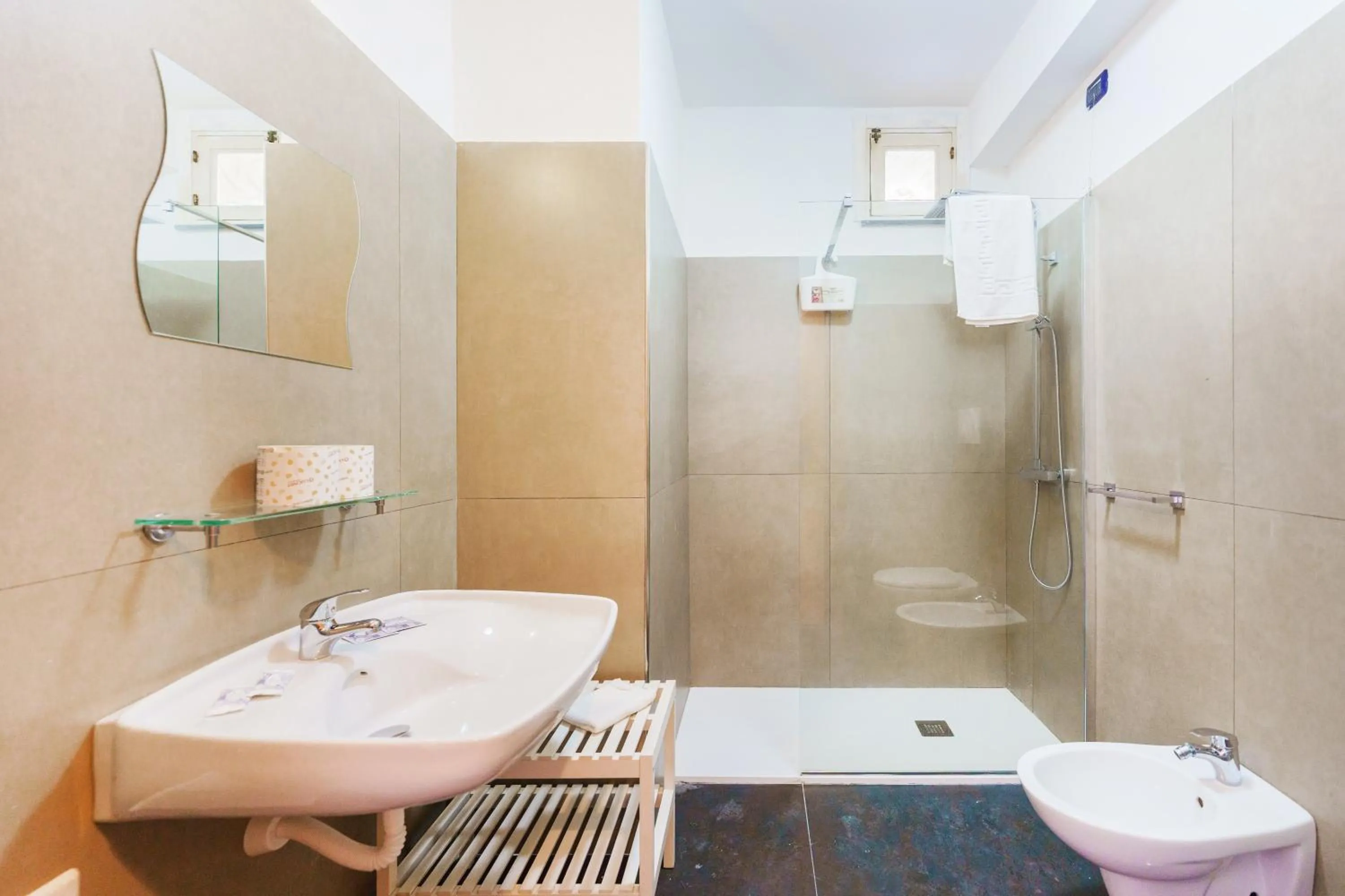 Bathroom in Le Grand Bleu - Gioia Apartments