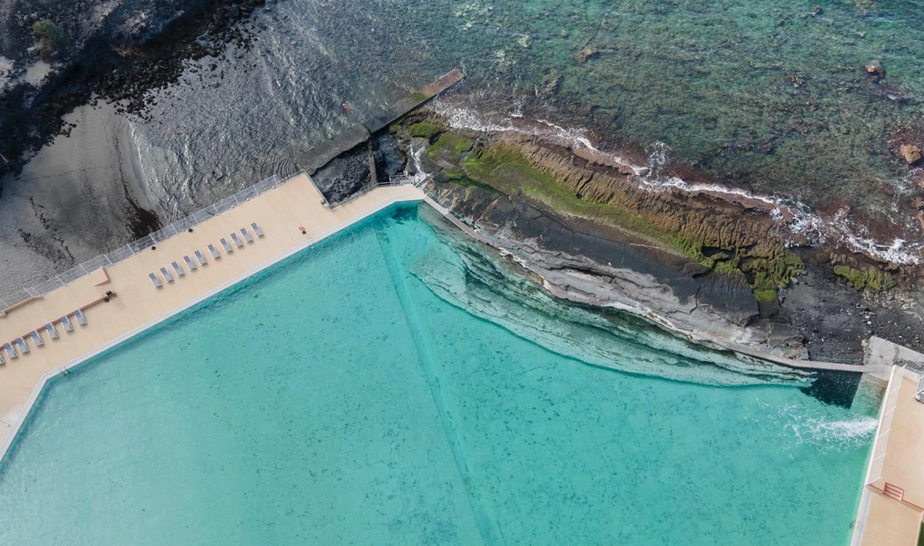 Swimming pool in Ona Alborada