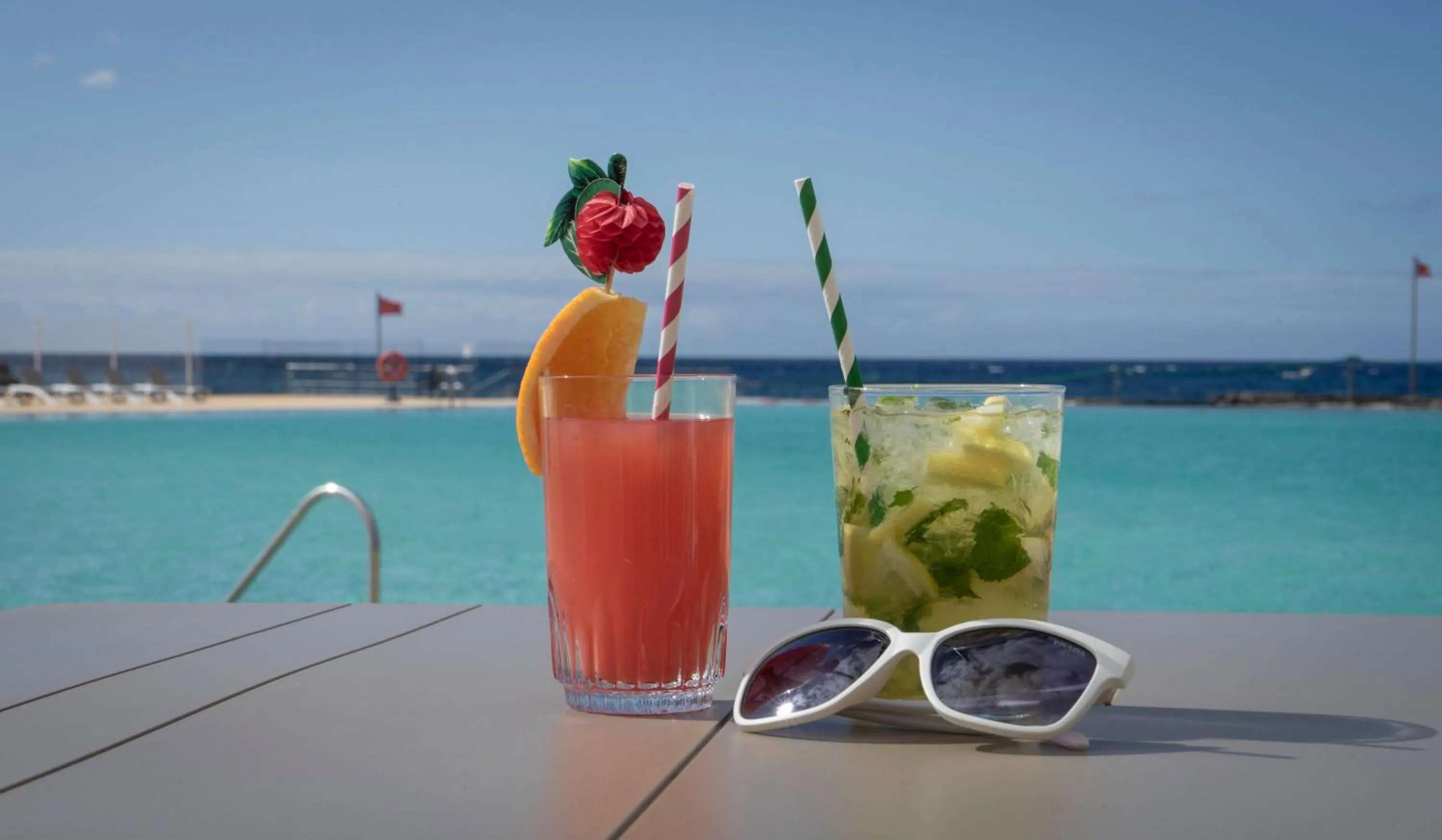 Swimming pool in Ona Alborada