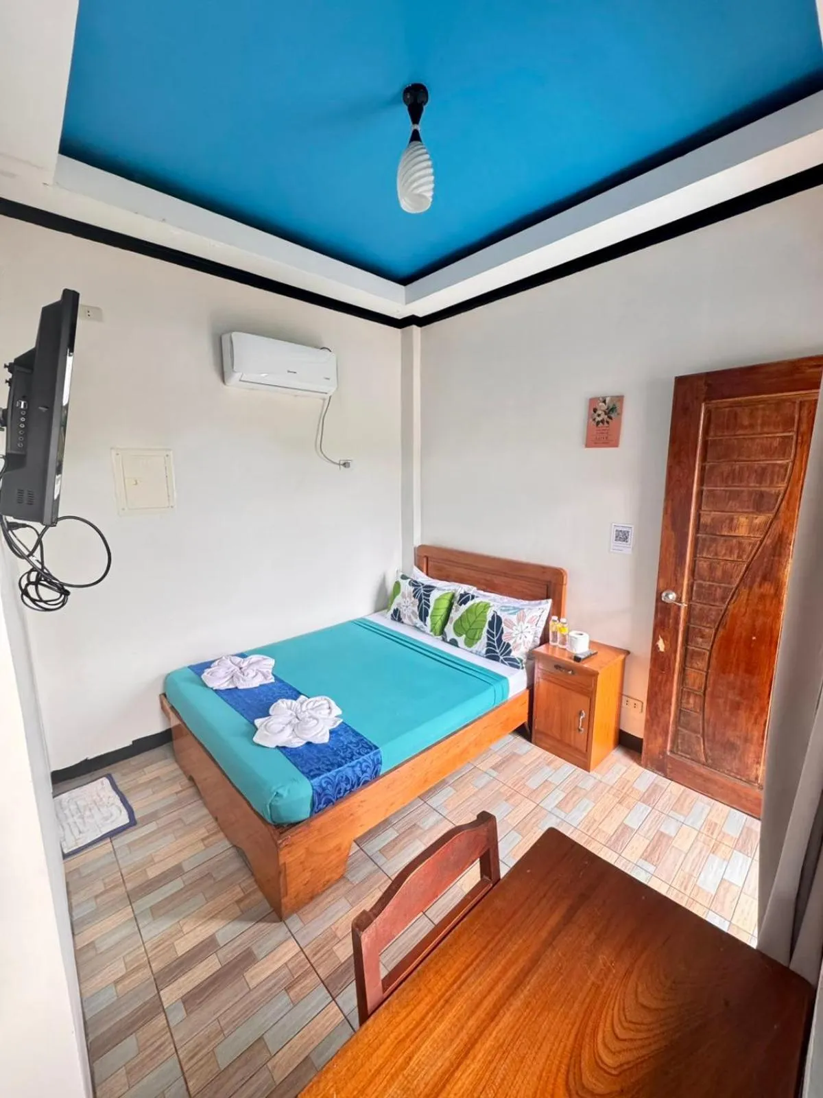 Bed in Mariner's Pension House