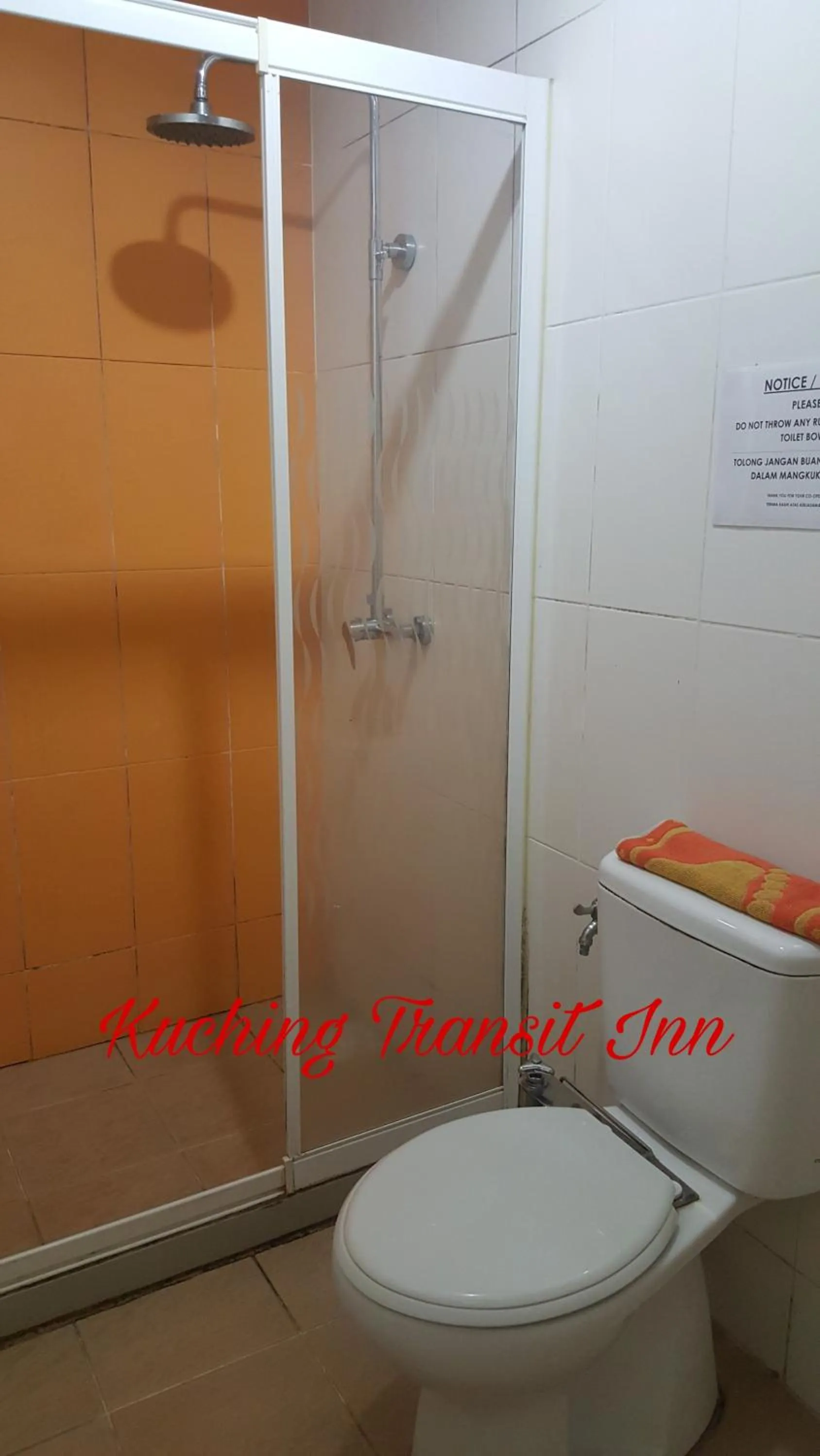 Shower in Kuching Transit Inn