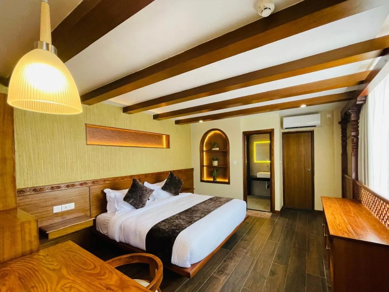 Photo of the whole room, Bed in Timber House by Tara Group