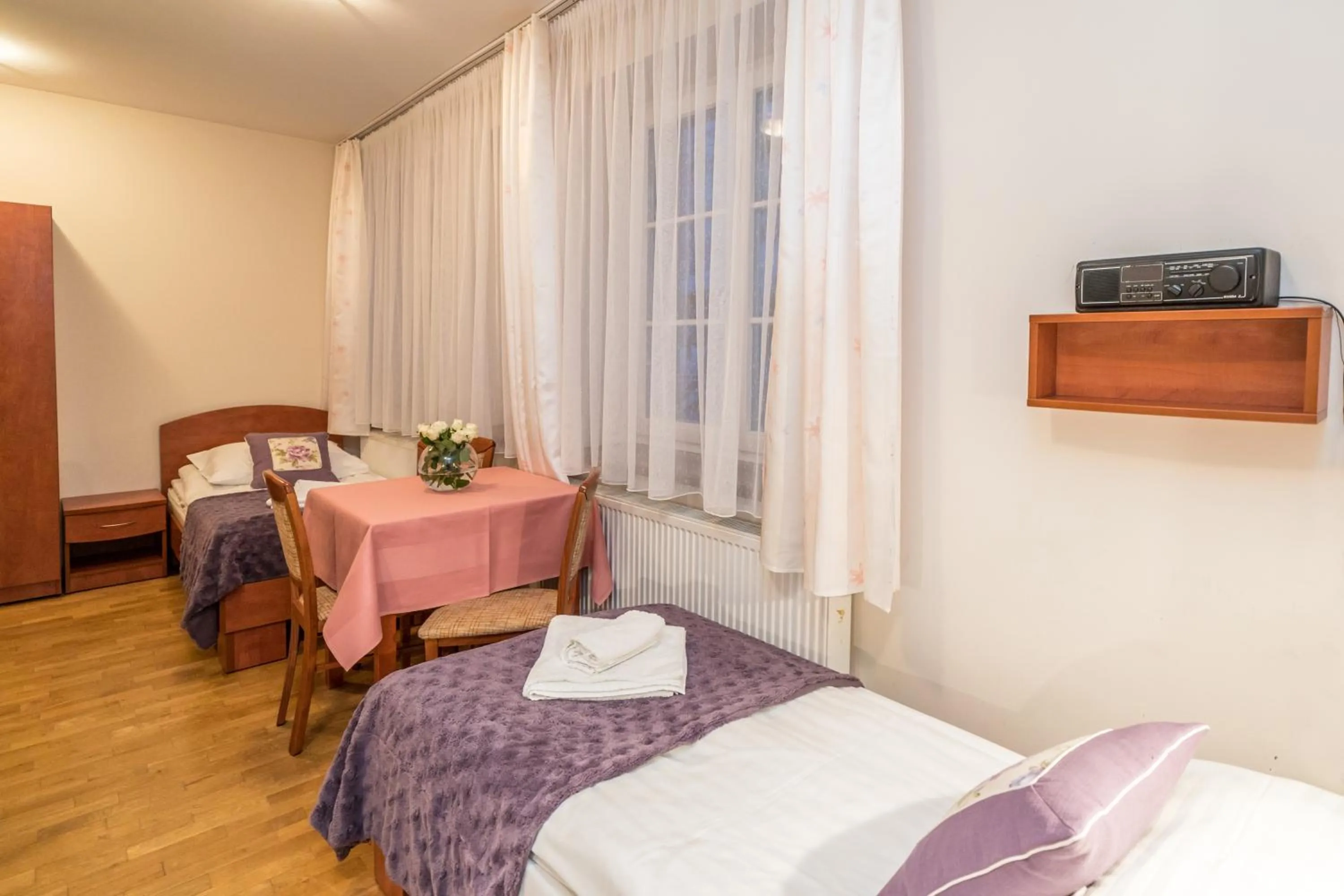 Bed in Astoria - Willa Literatów